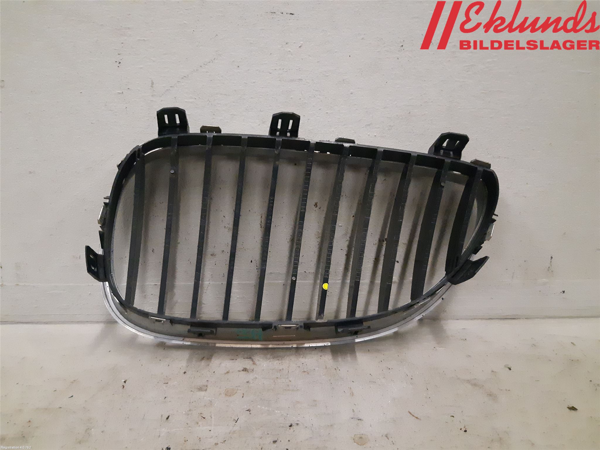 BMW 5 E60/61 Sed/Tou 02-10 Grilldel Höger