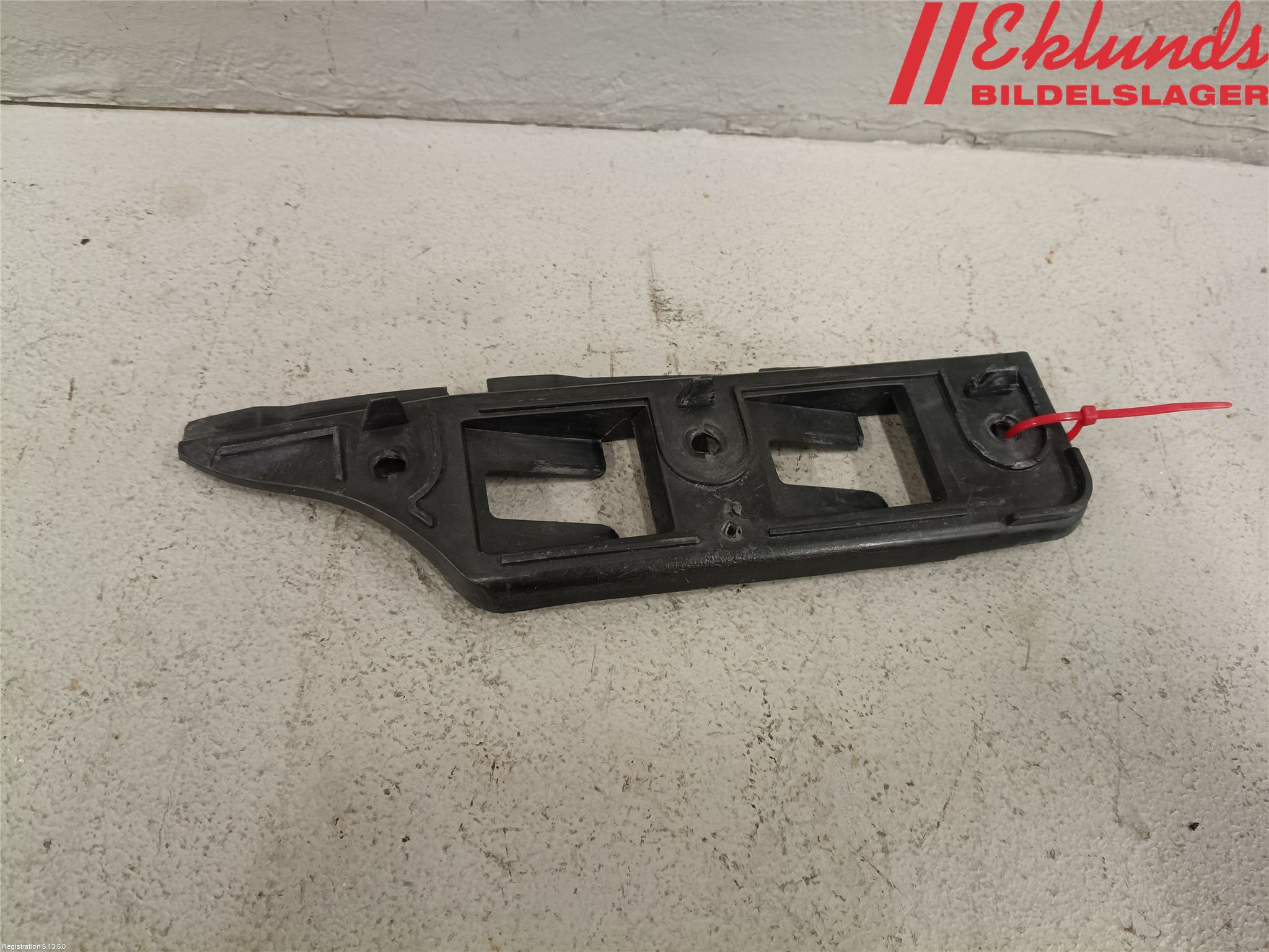 Volkswagen VW GOLF V 04-09 Stötfångarfäste Fram Vä