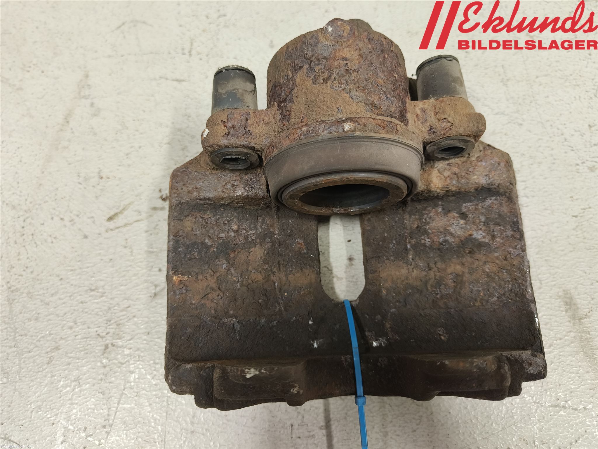 Volkswagen VW PASSAT 11-14 Bromsok Fram Höger