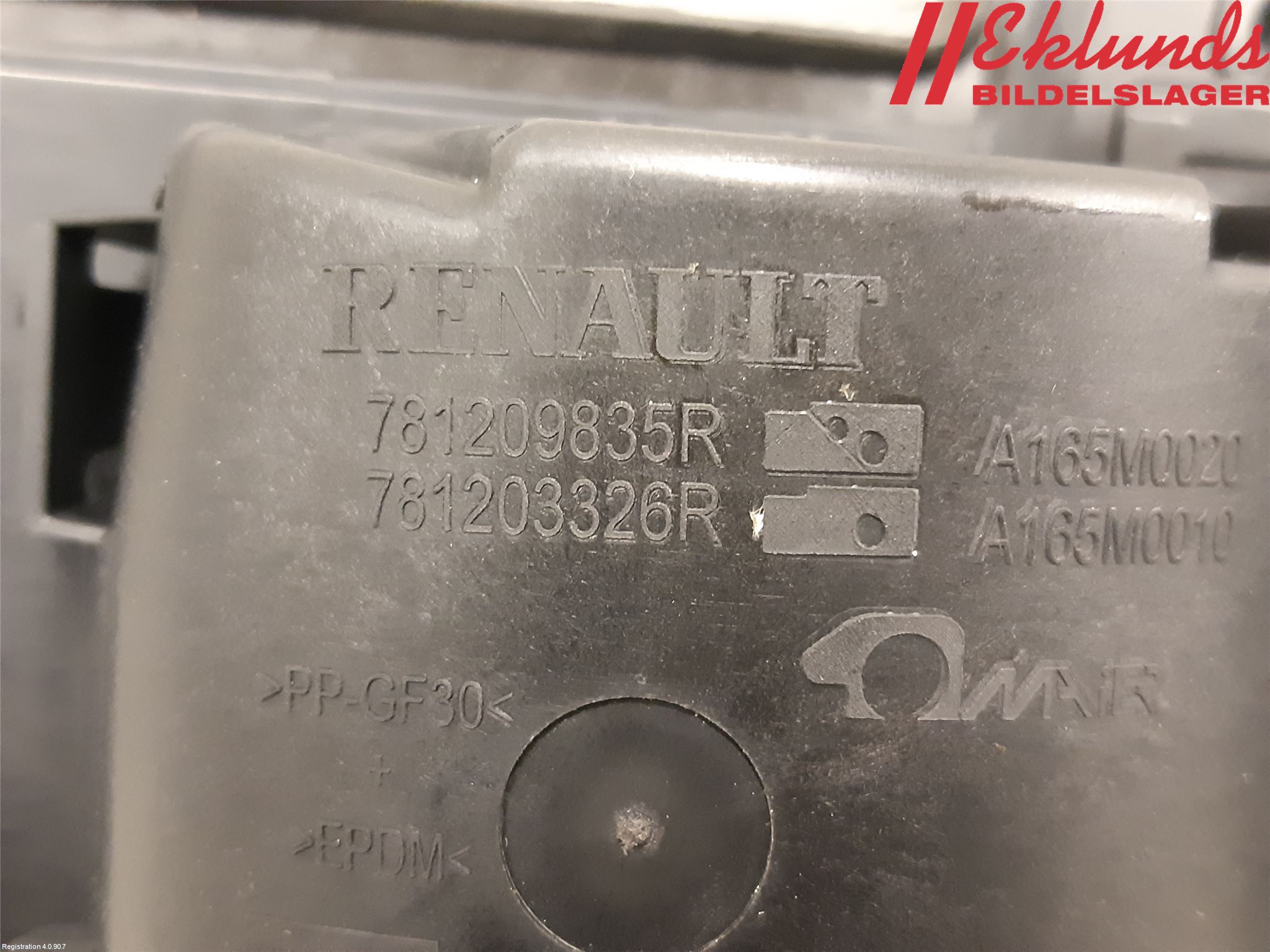 Opel VIVARO 15-19 Tanklucka