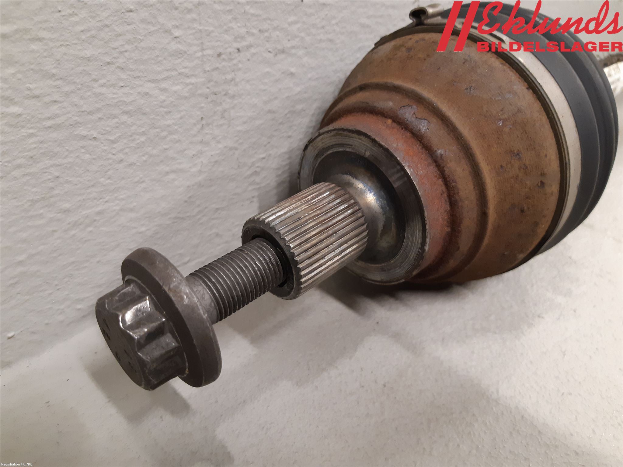 Volkswagen VW TOURAN 16- Drivaxel Fram Höger
