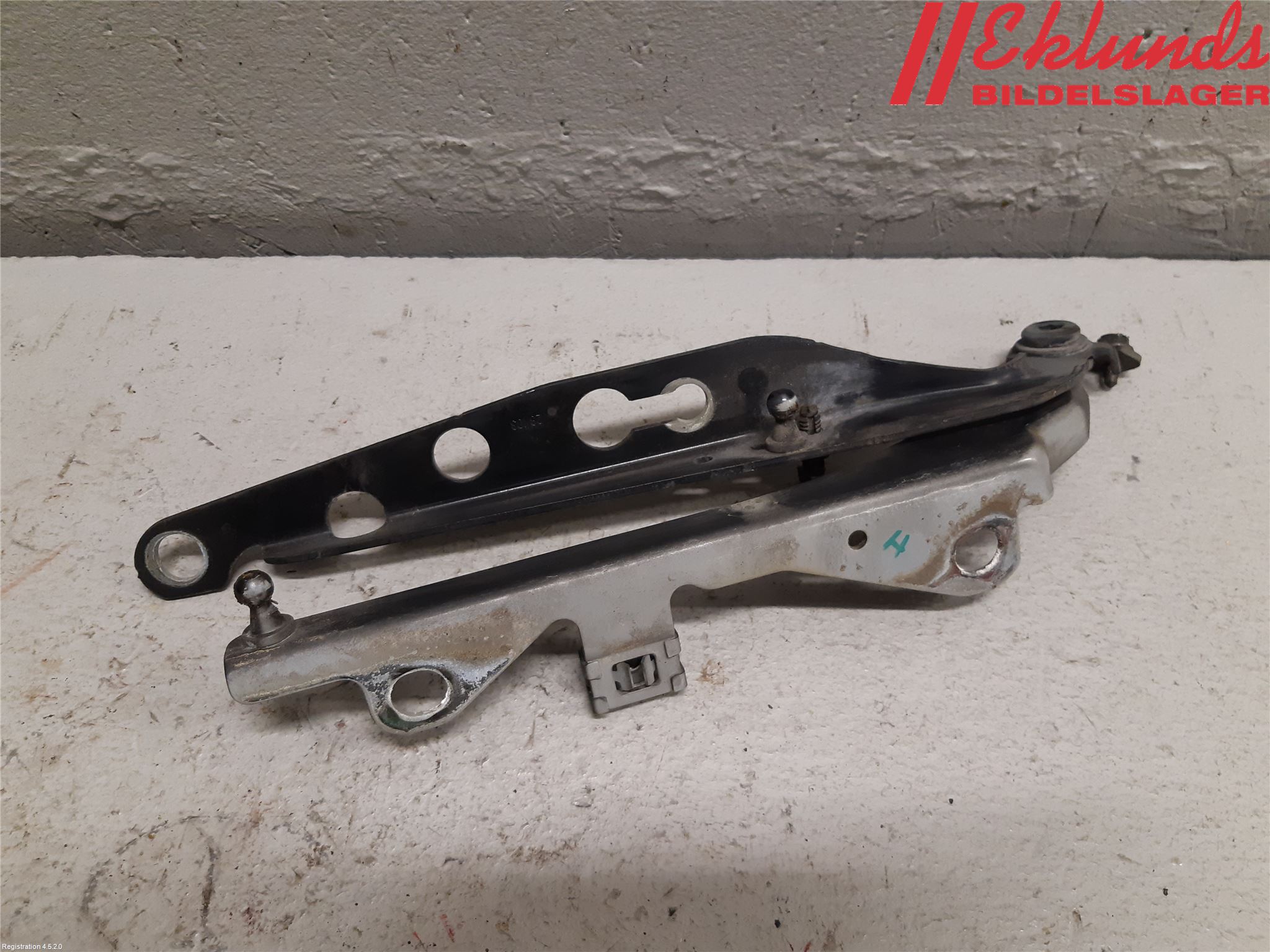 Volvo S60 01-04 Huvgångjärn