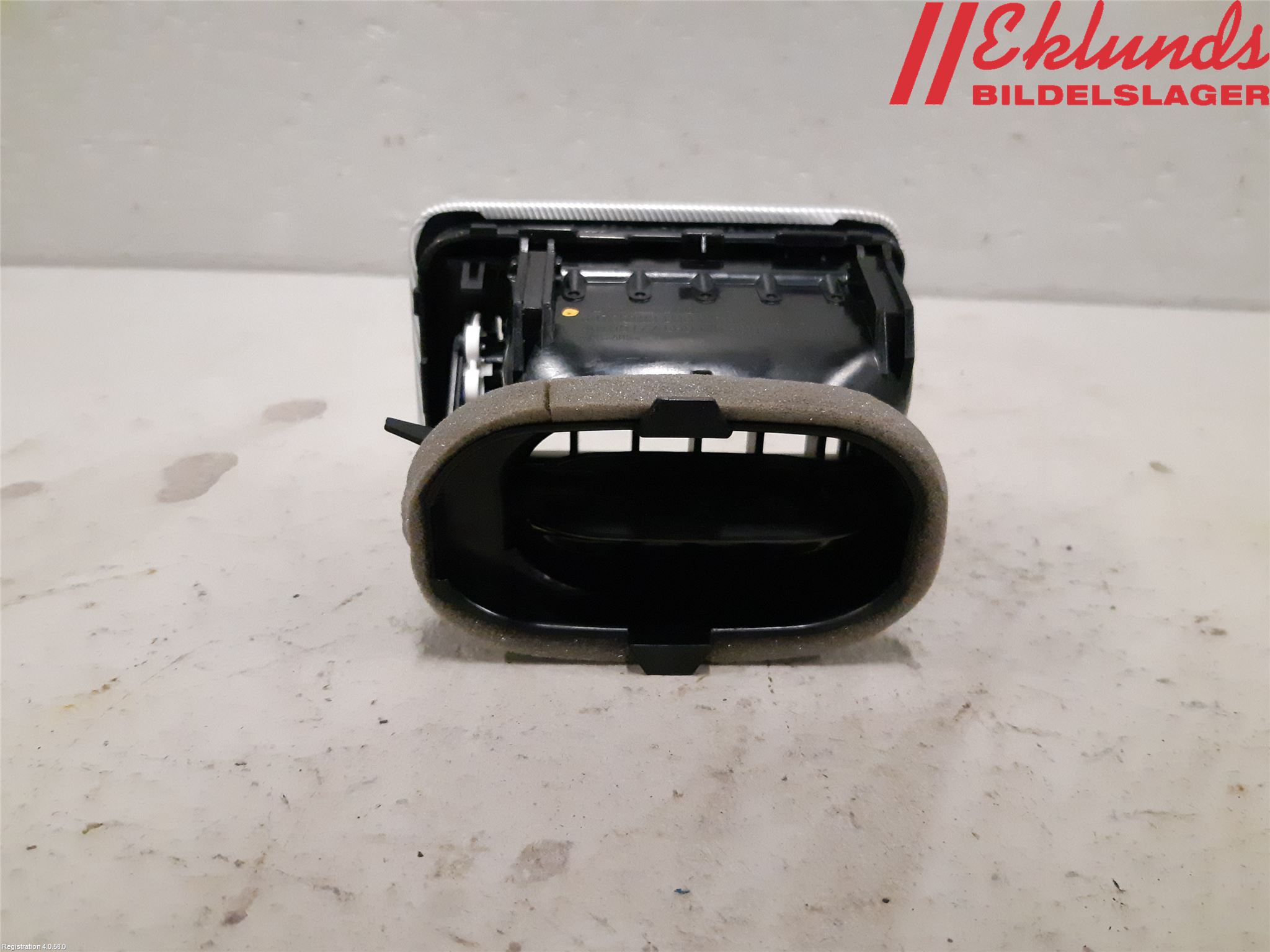 Volvo V70 08-13 Defrosterkanal-Munstycke