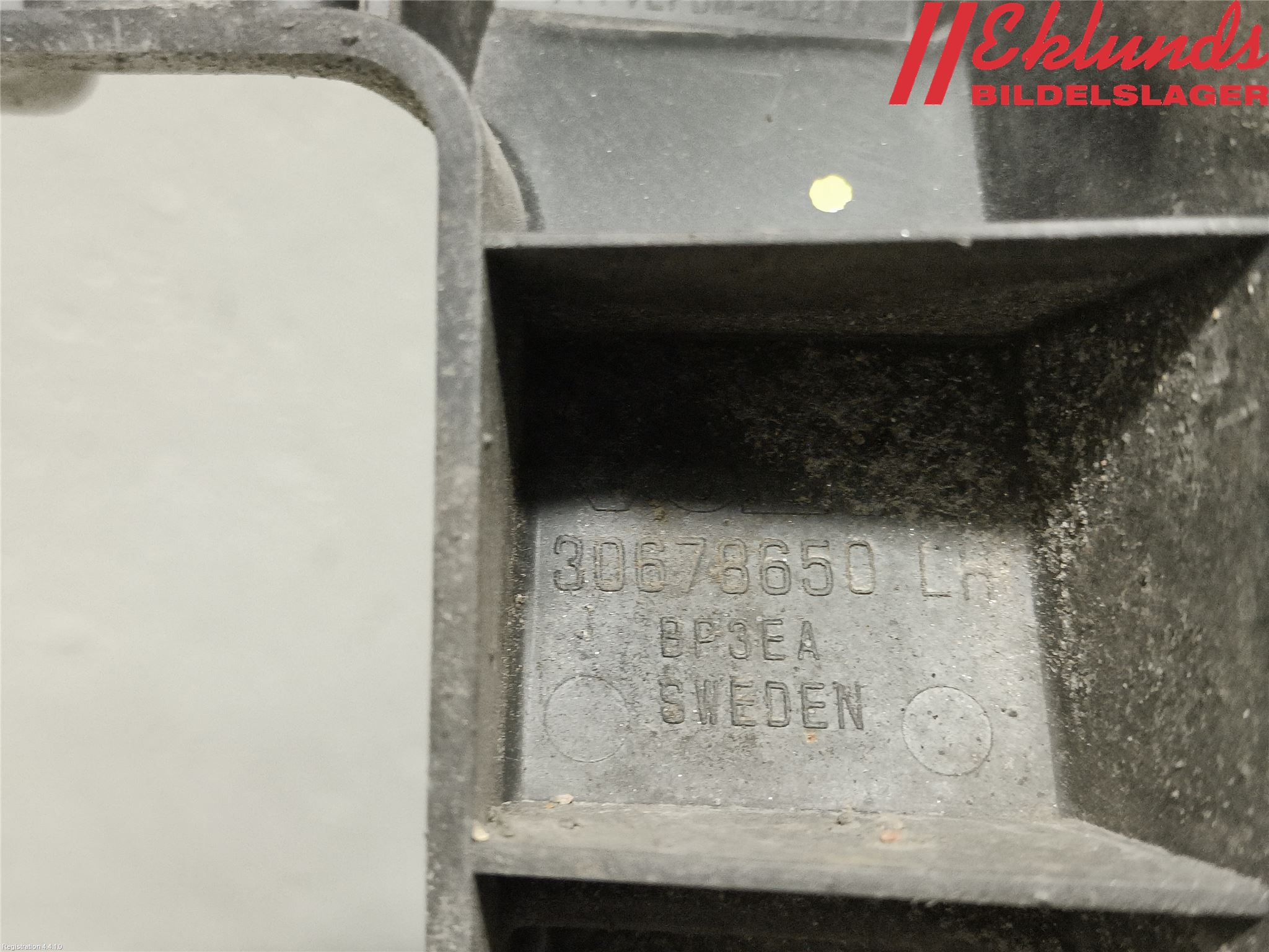 Volvo V70 08-13 Stötfångarfäste Bak Vä