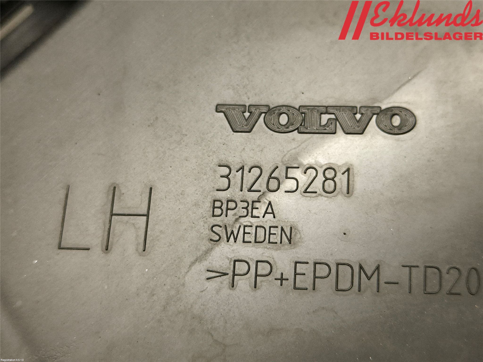 Volvo V60 11-13 Stötfångarfäste Bak Vä