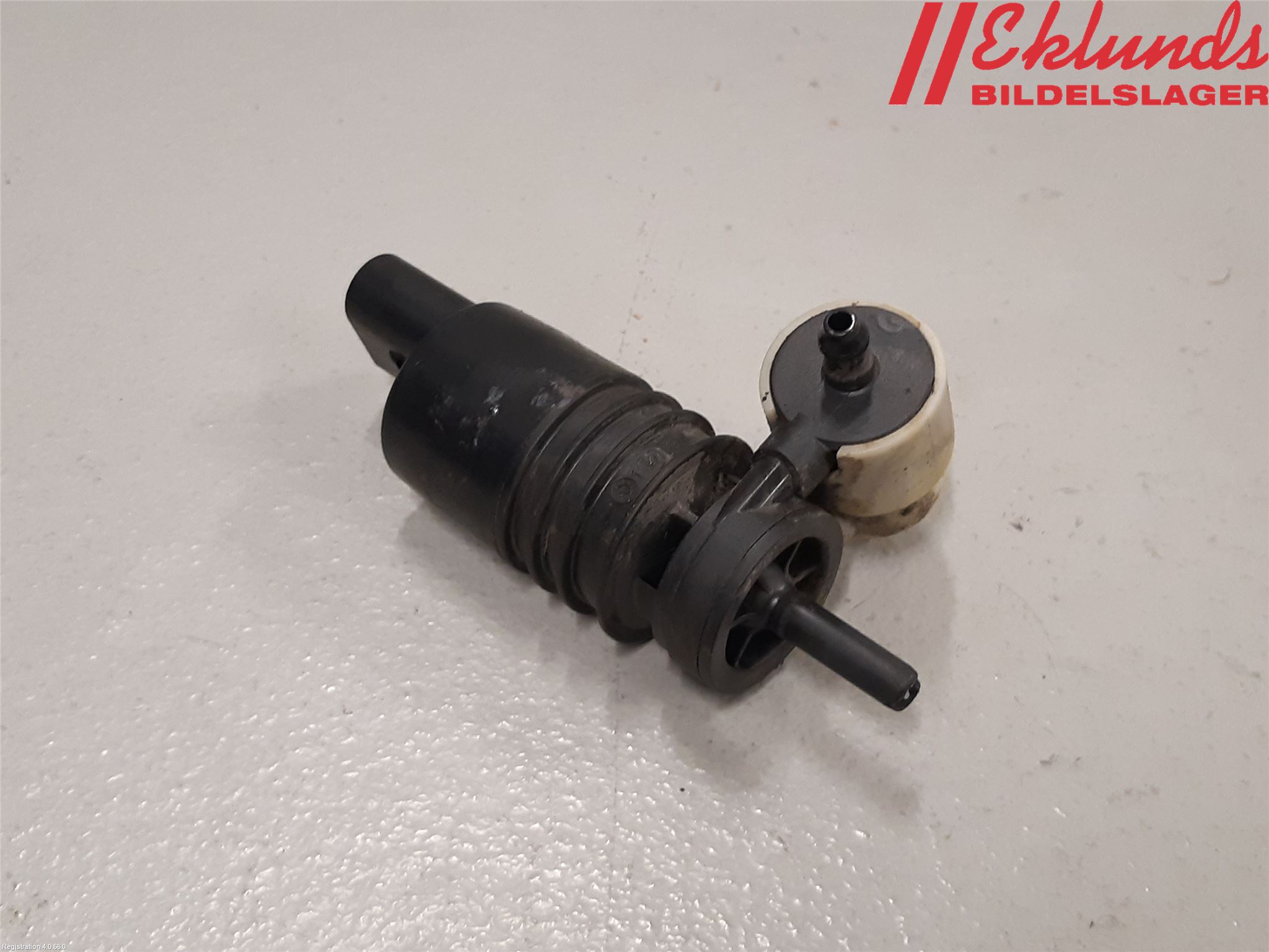 Volkswagen VW CADDY 11-15 Spolarpump Vindruta