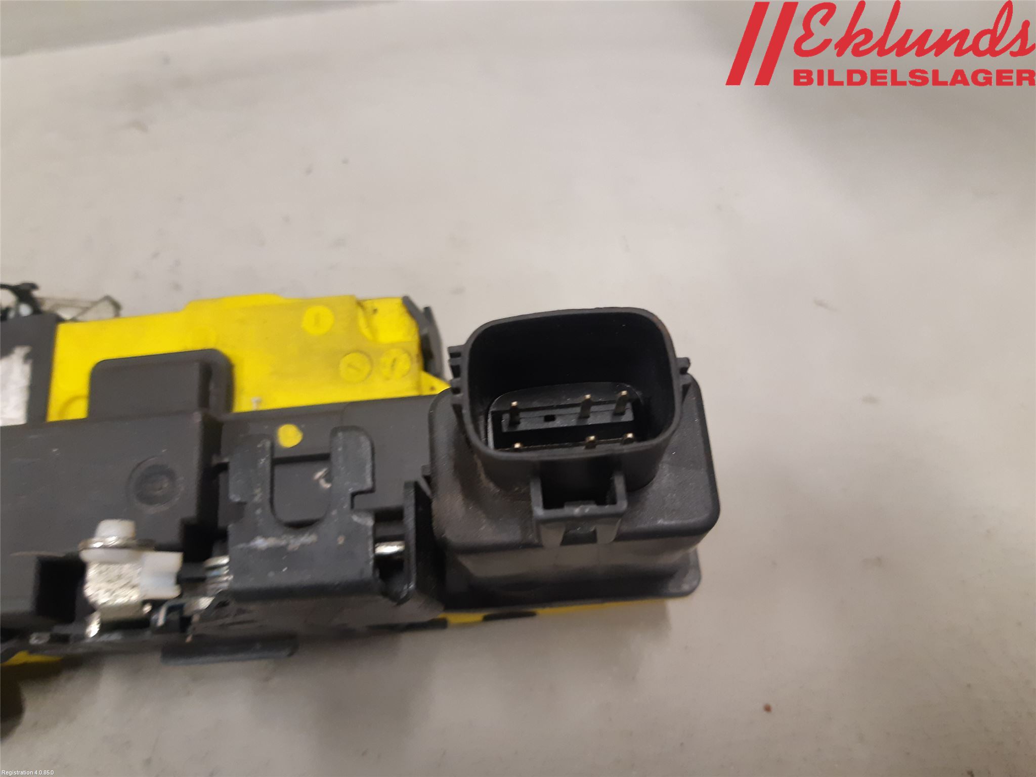 Volvo V70 05-08 Låskista-Dörrlås