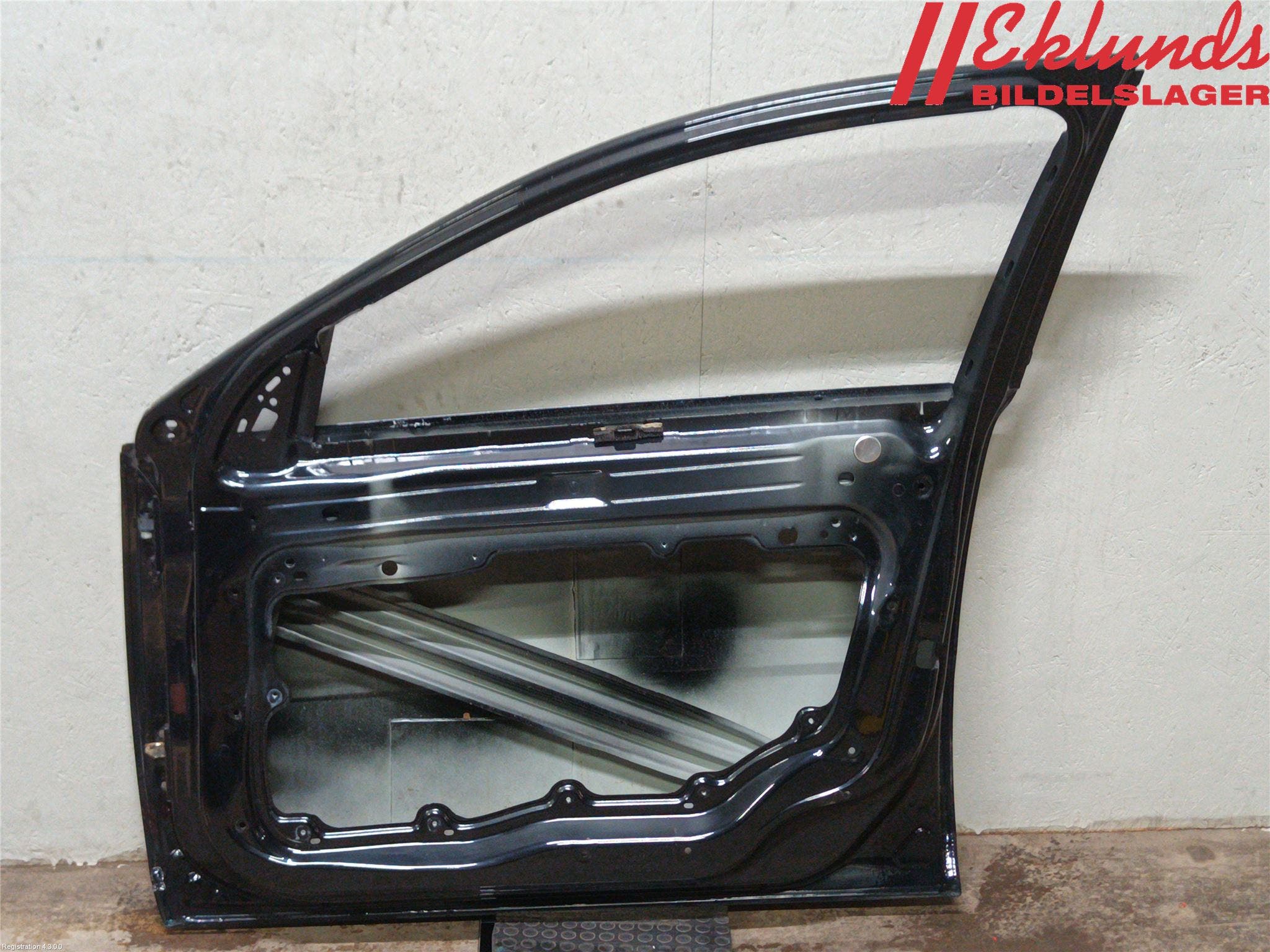 Volvo V70 08-13 Dörr Fram Höger