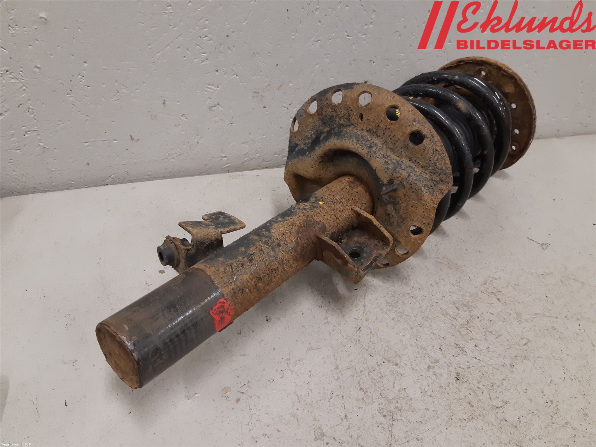 Volvo V70 08-13 Fjäderben Fram Vänster