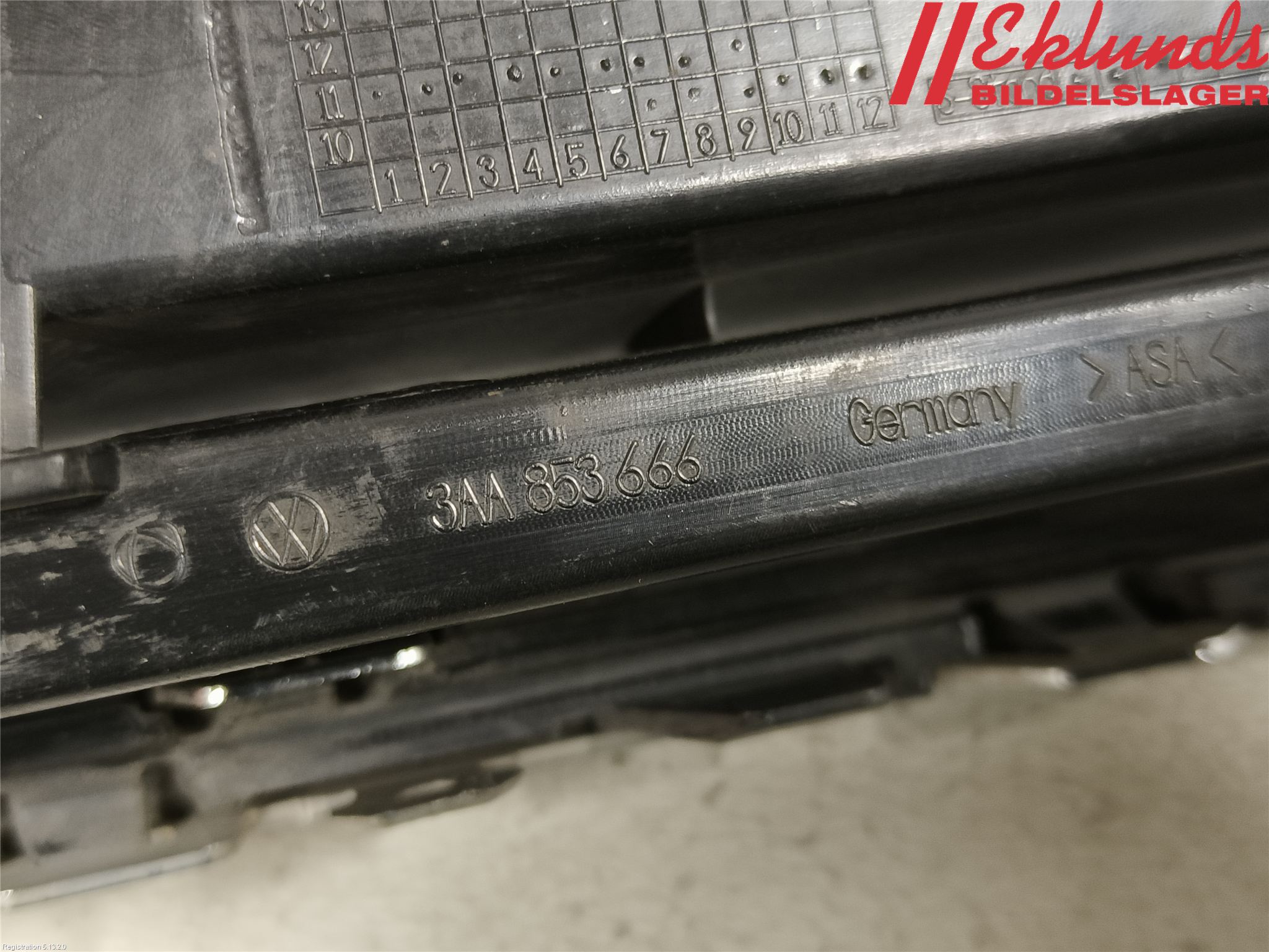 Volkswagen VW PASSAT 11-14 Dimljussarg Fram