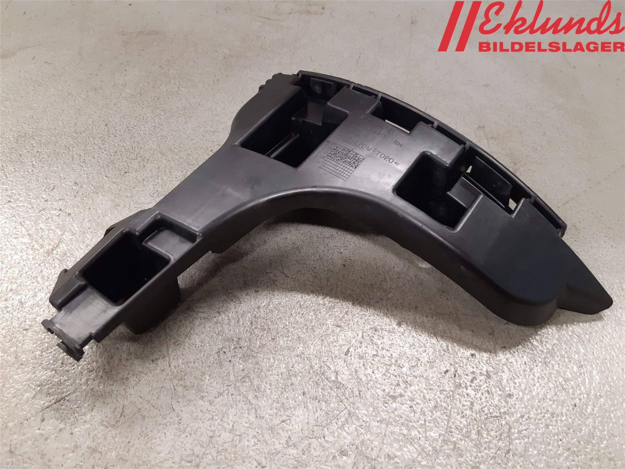 Volvo XC60 09-13 Stötfångarfäste Bak Hö