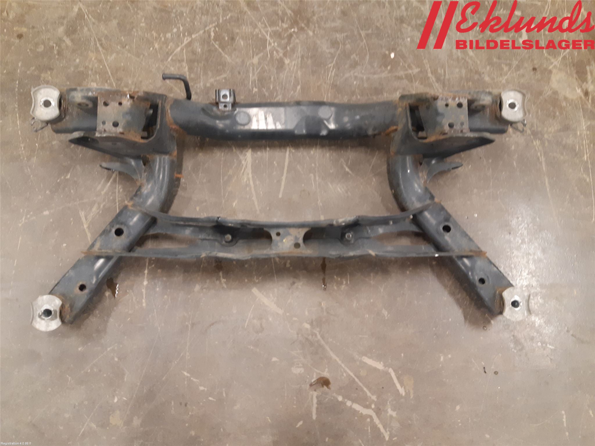 Skoda KODIAQ 17-24 Bakaxelbalk