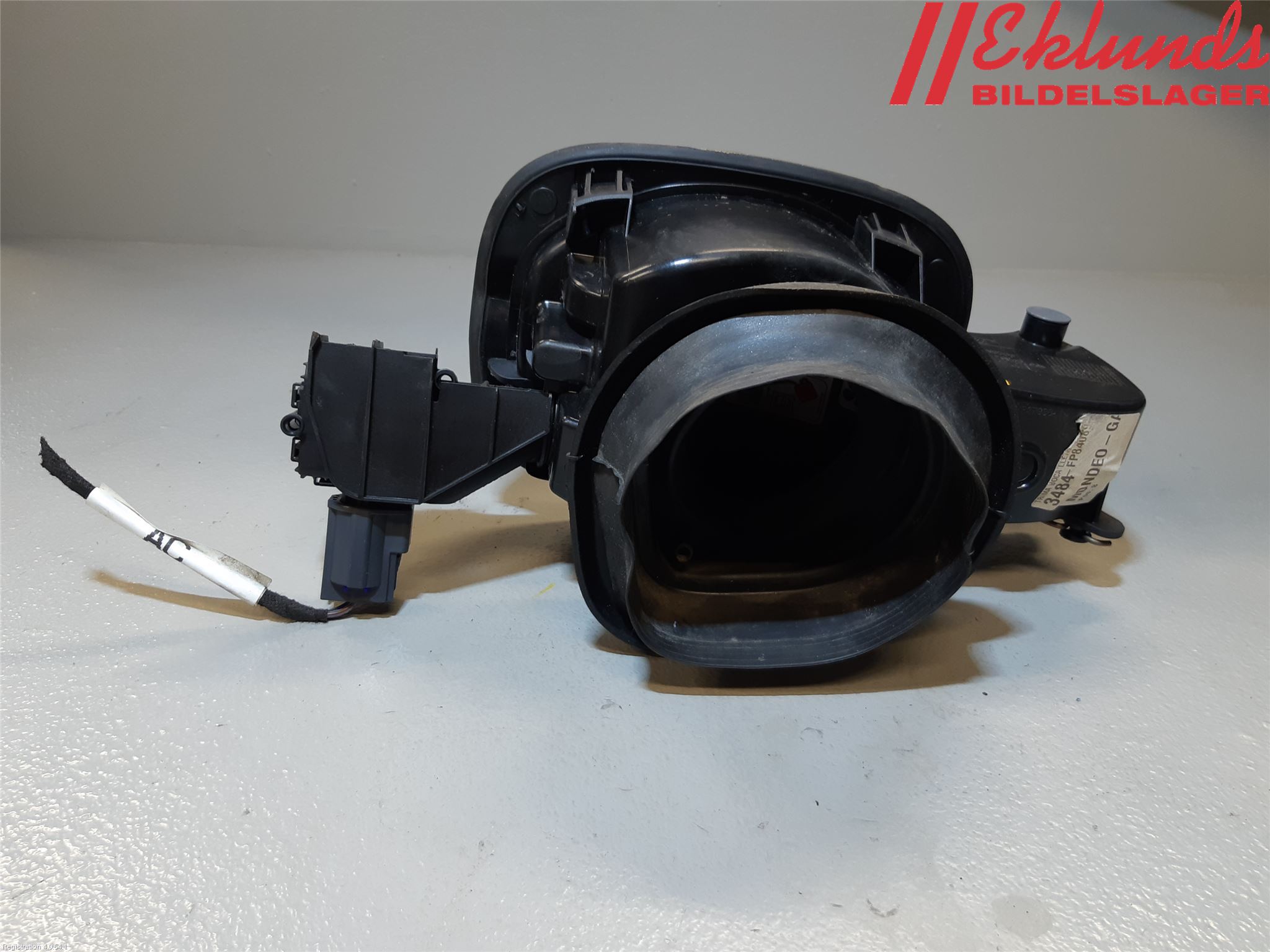 Ford MONDEO 15-22 Tanklucka