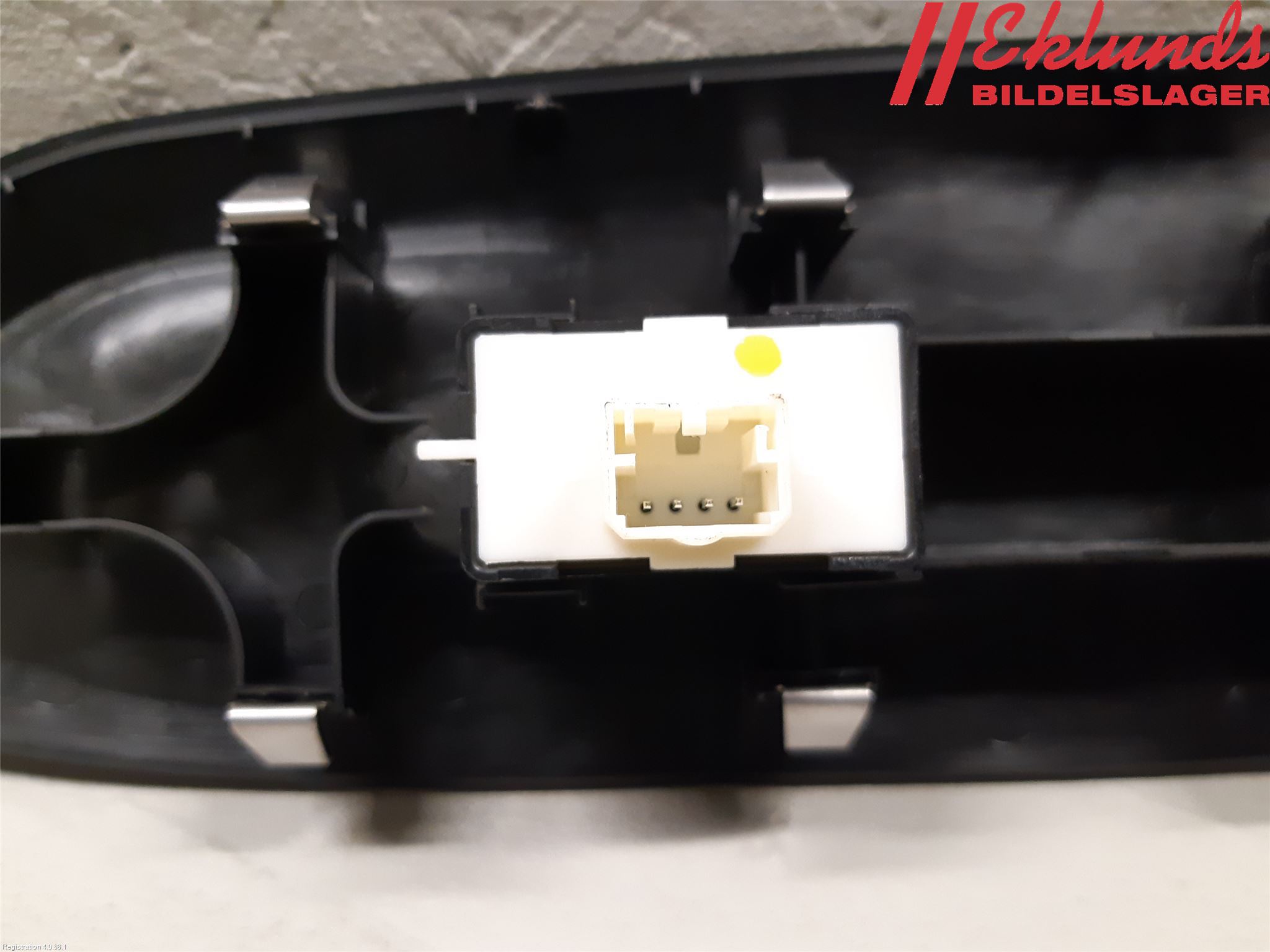 Fiat 500X 15- Strömställare Elhiss