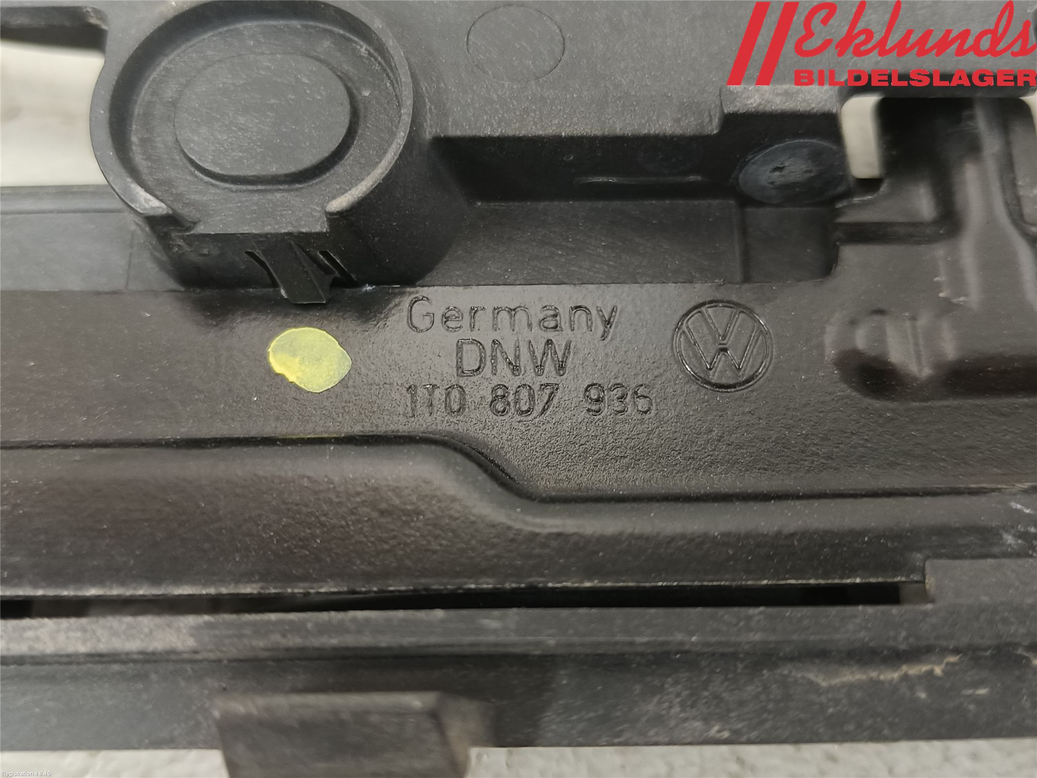 Volkswagen VW CADDY      04-10 Stötfångarfäste Fram Hö