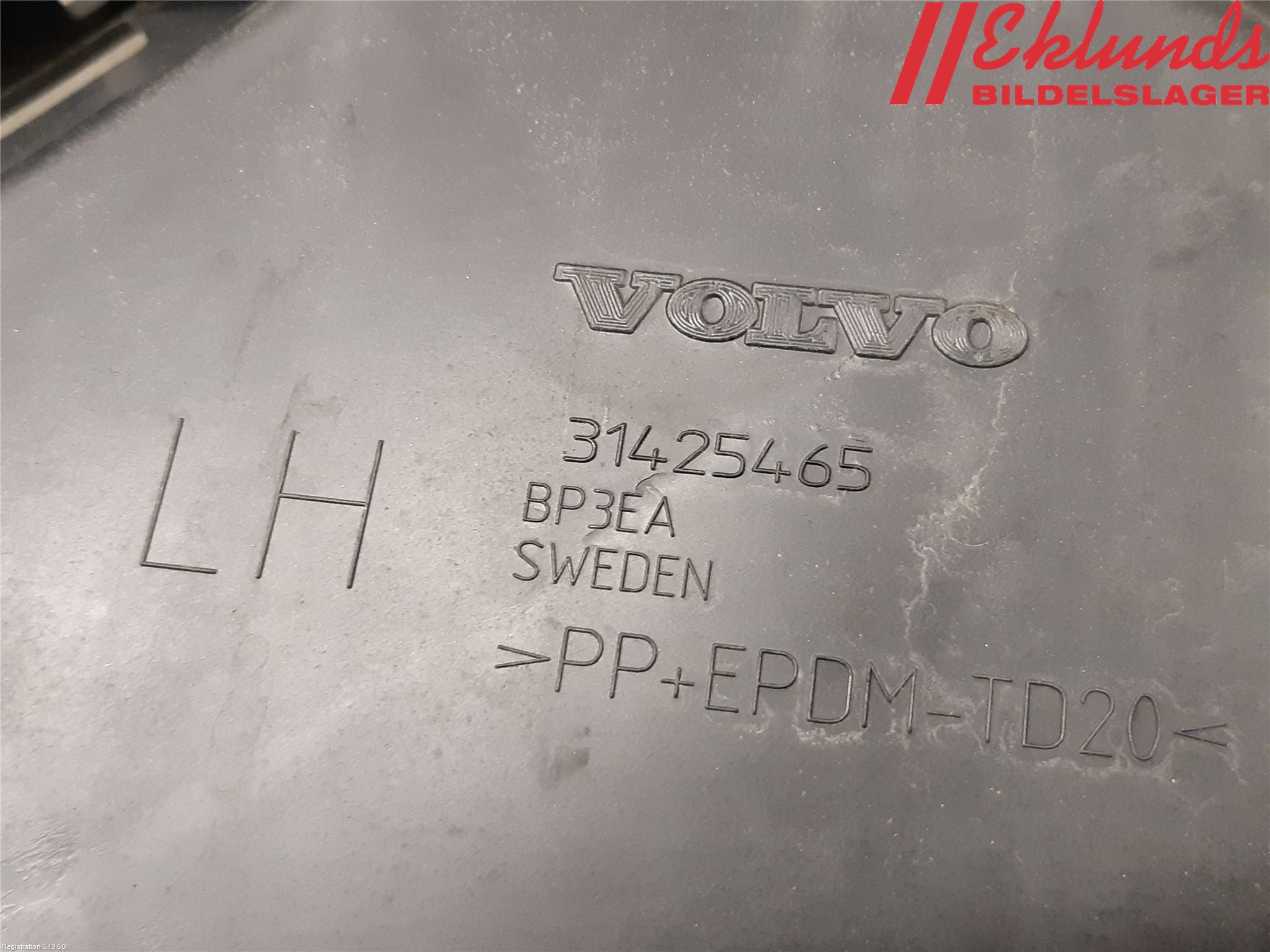 Volvo V60 14-18 Stötfångarfäste Bak Vä