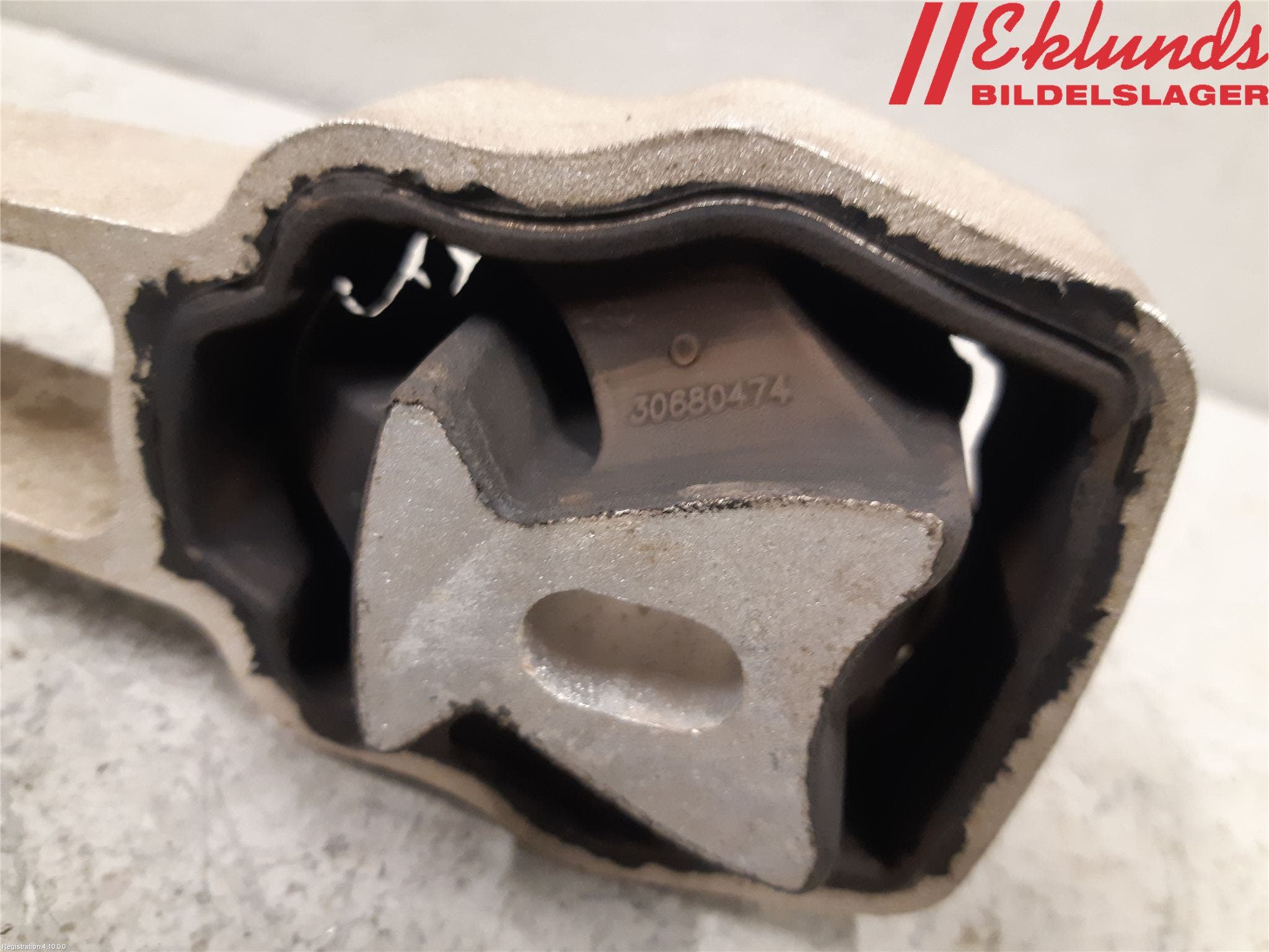 Volvo V70 14-16 Motorfäste