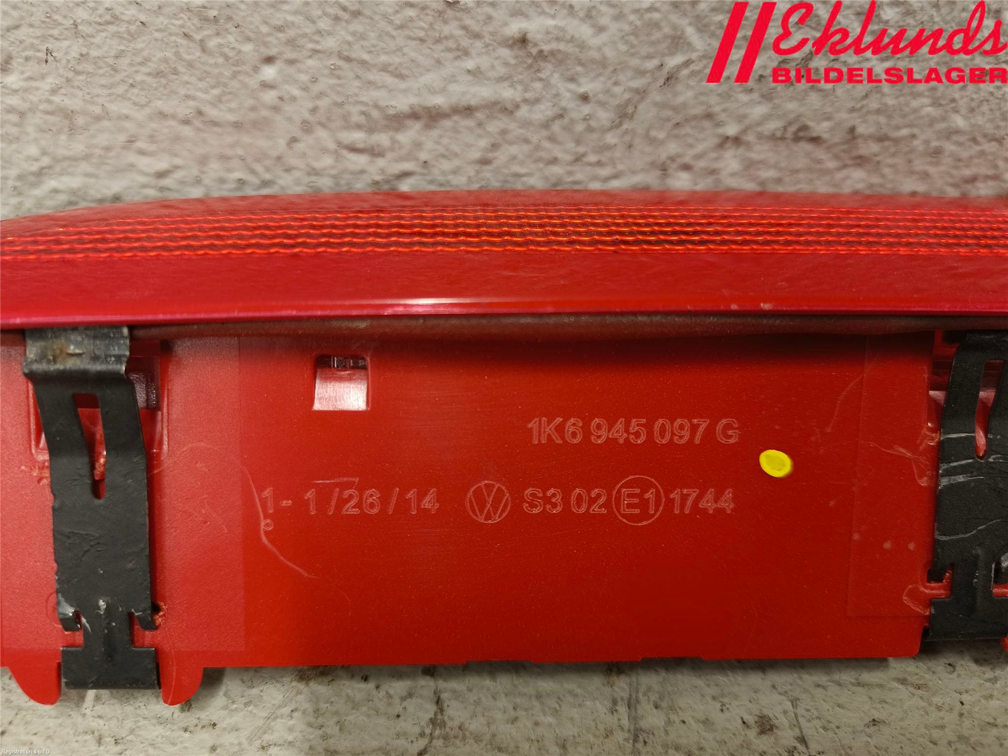 Volkswagen VW PASSAT 11-14 Bromsljus Bakruta