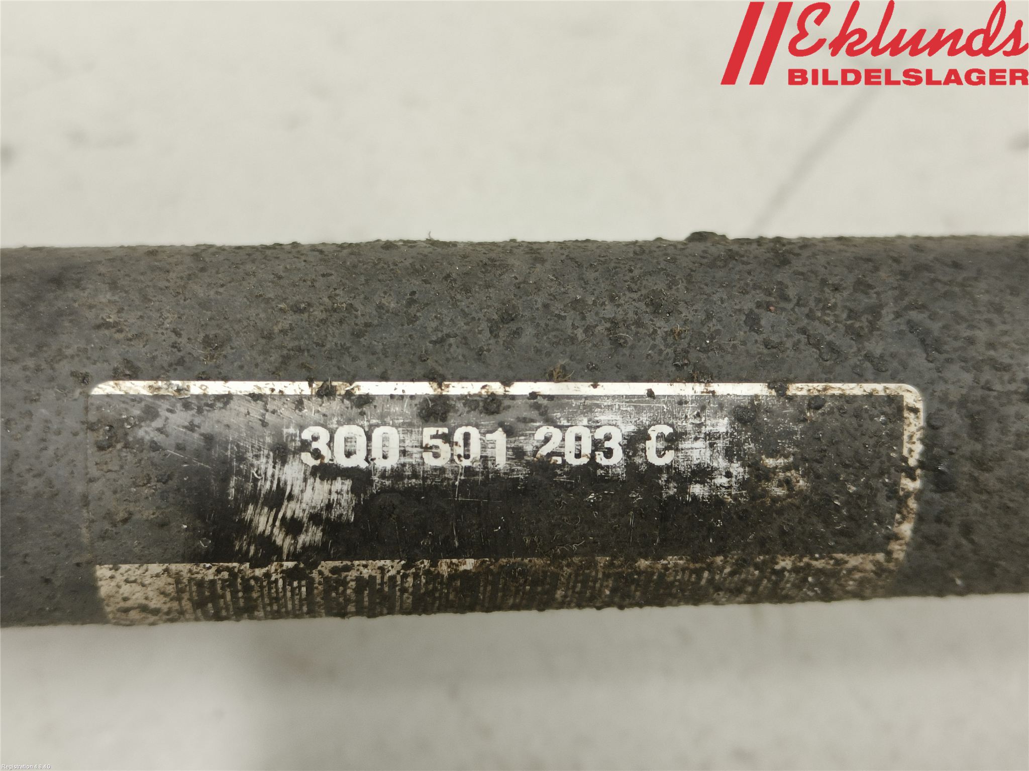 Volkswagen VW PASSAT 15-19 Drivaxel Bak Vänster