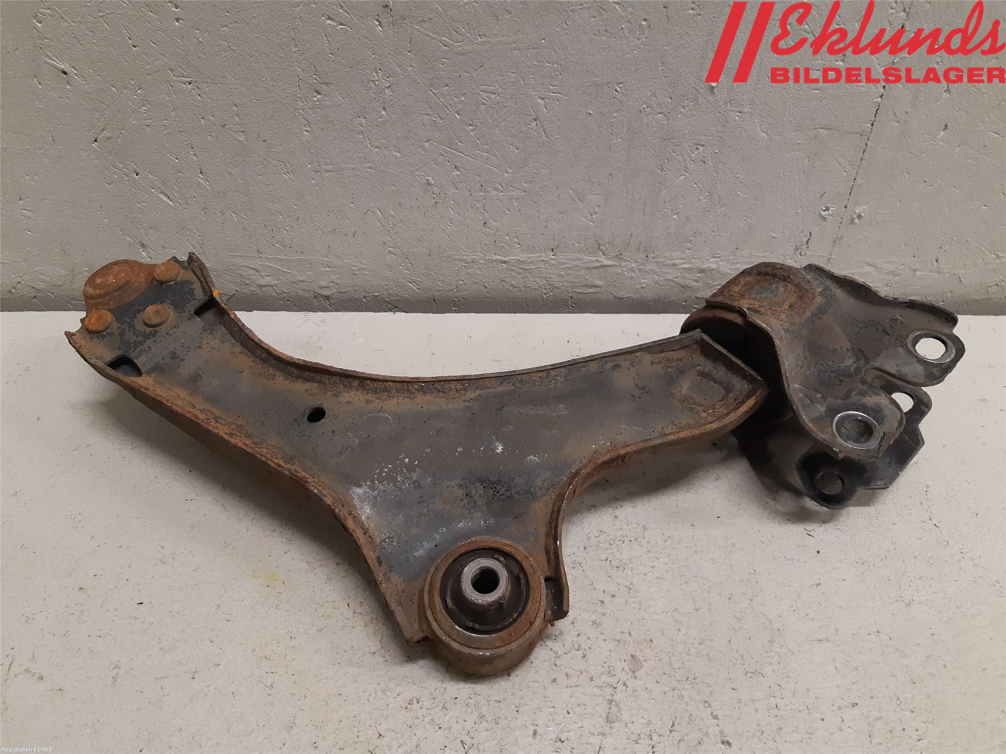 Volvo V60 11-13 Bärarm Fram Undre Vä