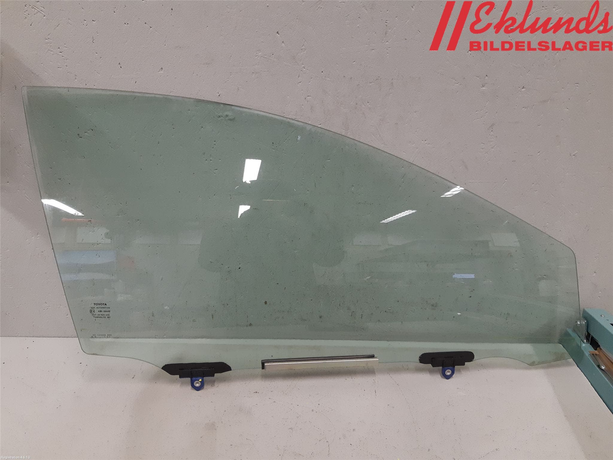 Toyota AURIS 13-19 Dörruta Fram Höger