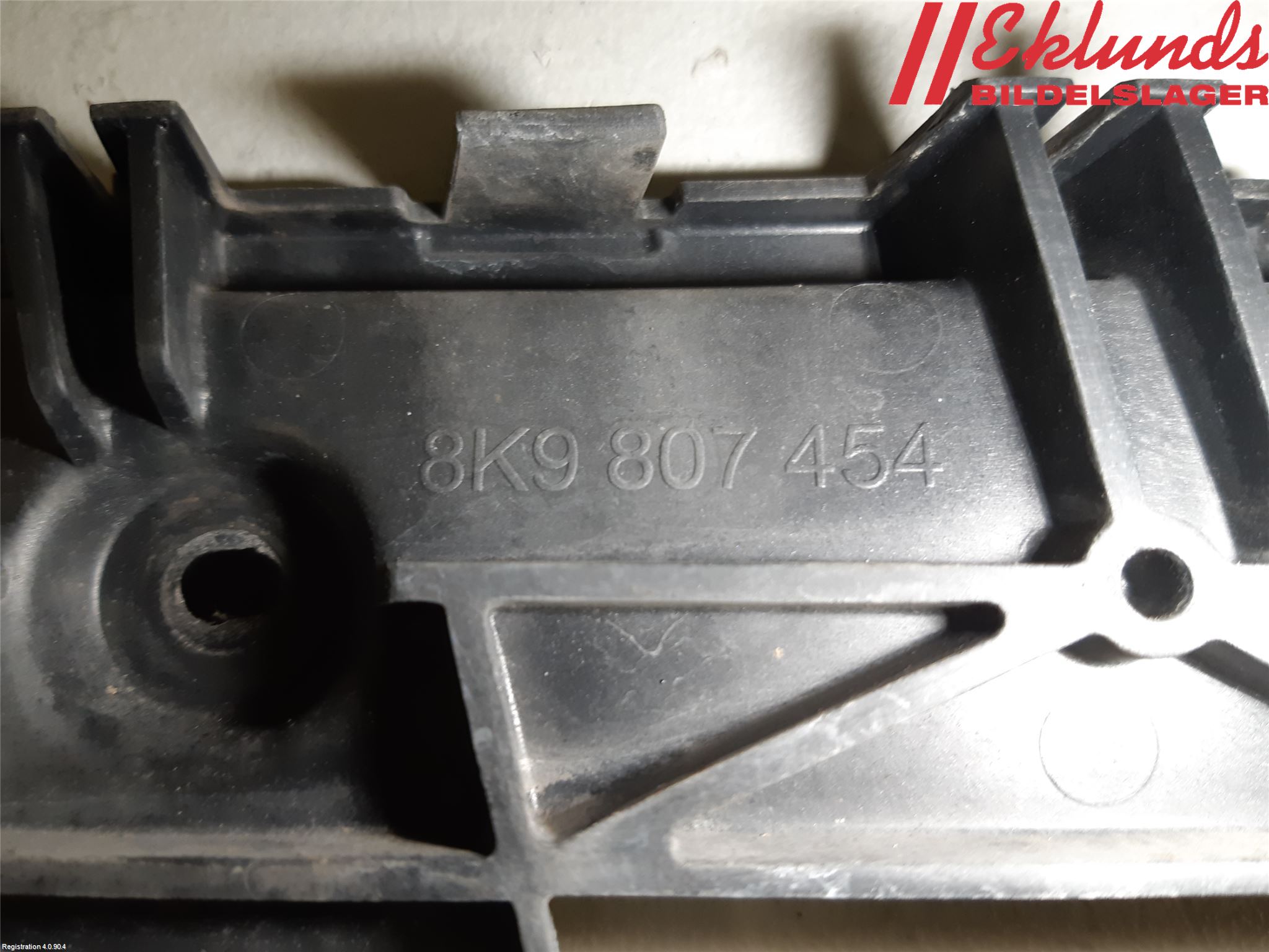 Audi A4/S4 08-11 Stötfångarfäste Bak Hö