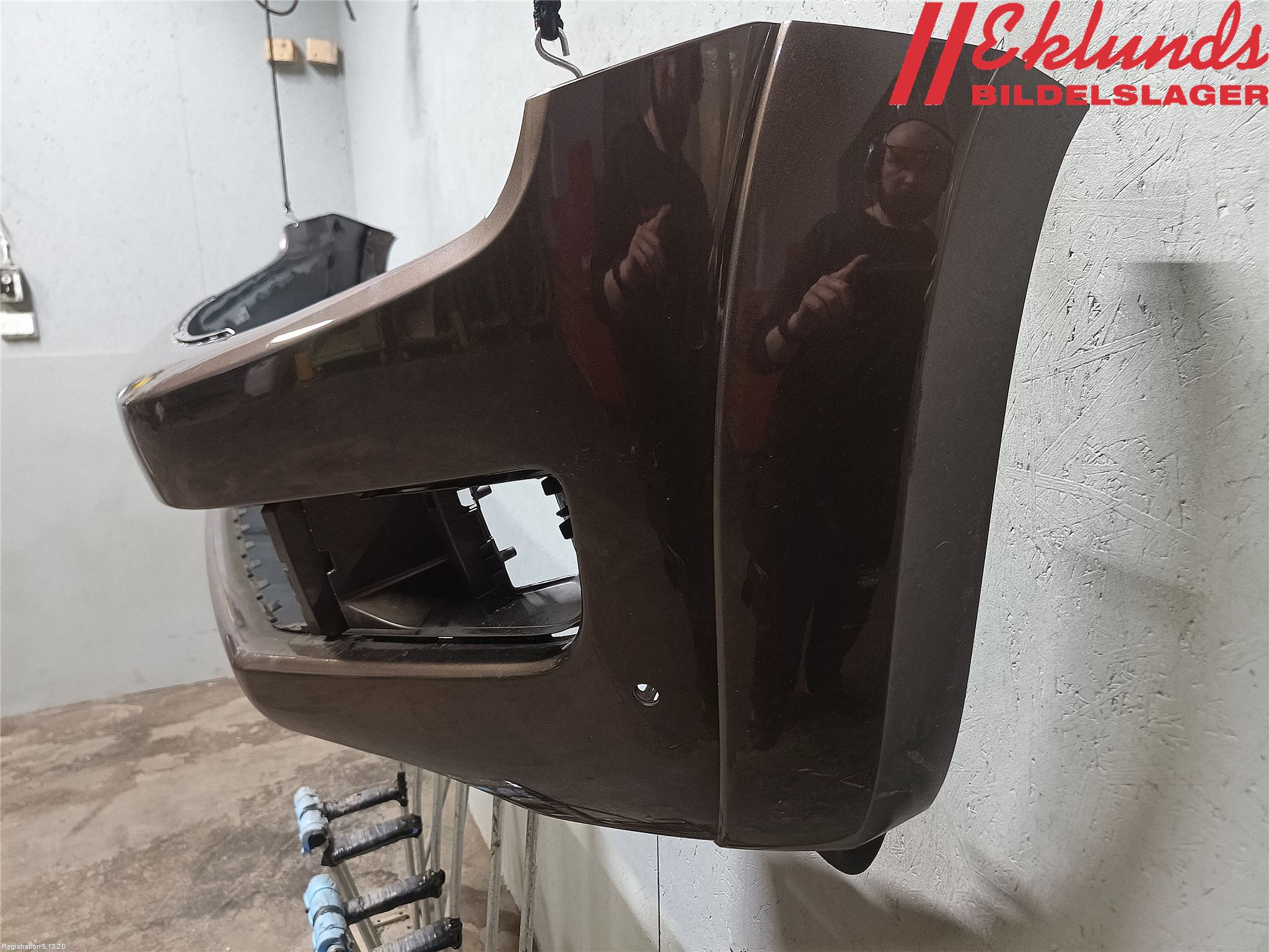 Volkswagen VW AMAROK 2H 10-22 Stötfångarbeklädnad Fram