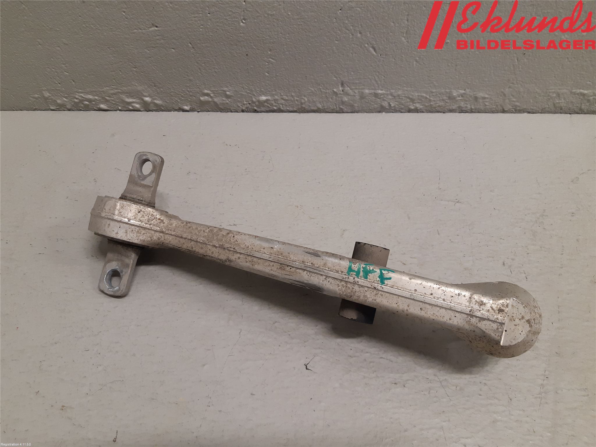 Tesla MODEL Y 21- Bärarm Fram Undre Hö