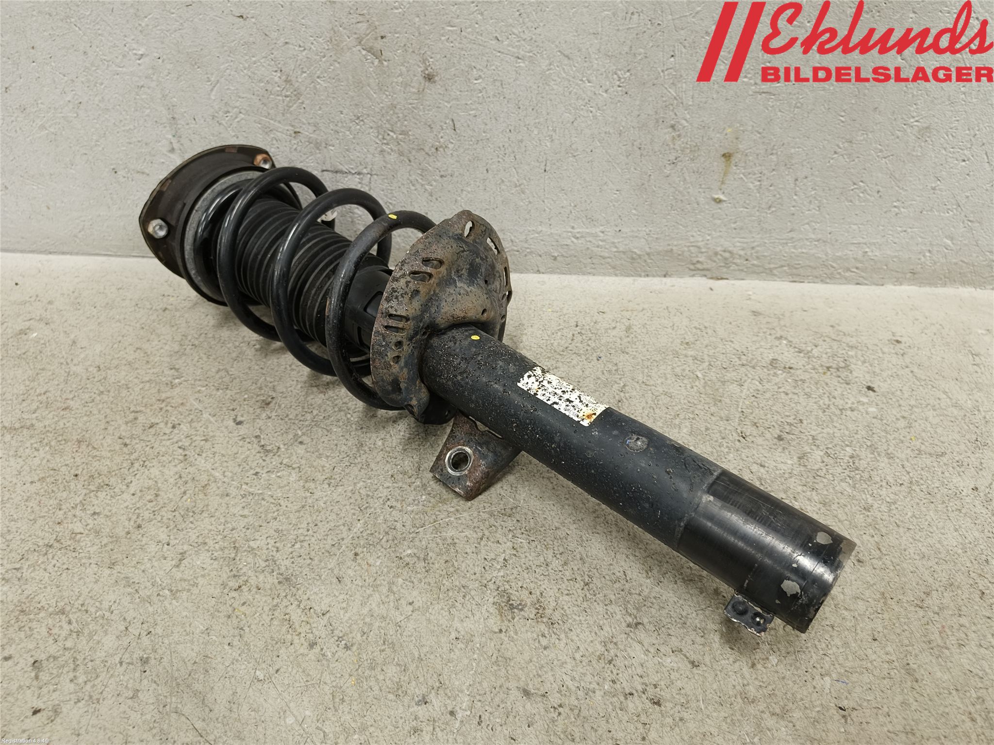 Volkswagen VW PASSAT 20-24 Fjäderben Fram Höger