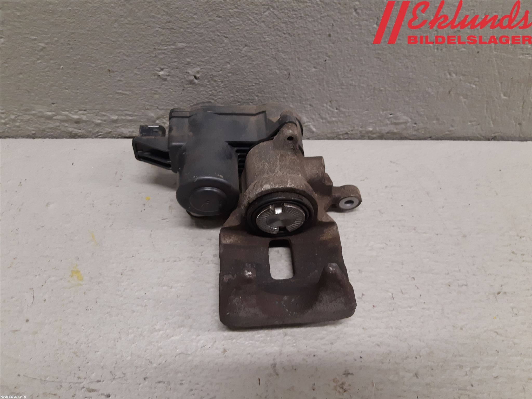 Volvo XC40/RECHARGE 18- Bromsok Bak Höger