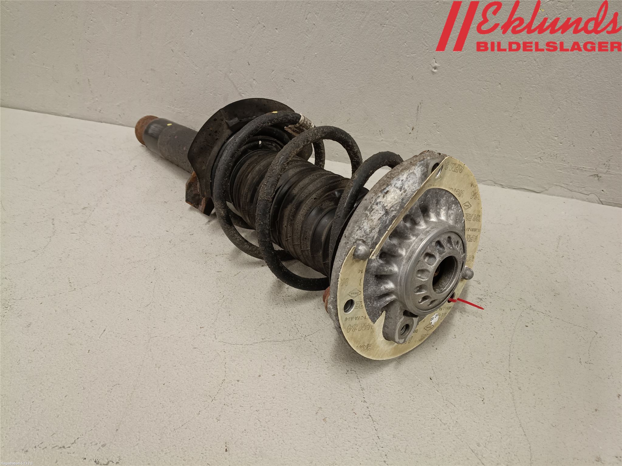 BMW 3 F30/F31/F80 12-19 Fjäderben Fram Vänster
