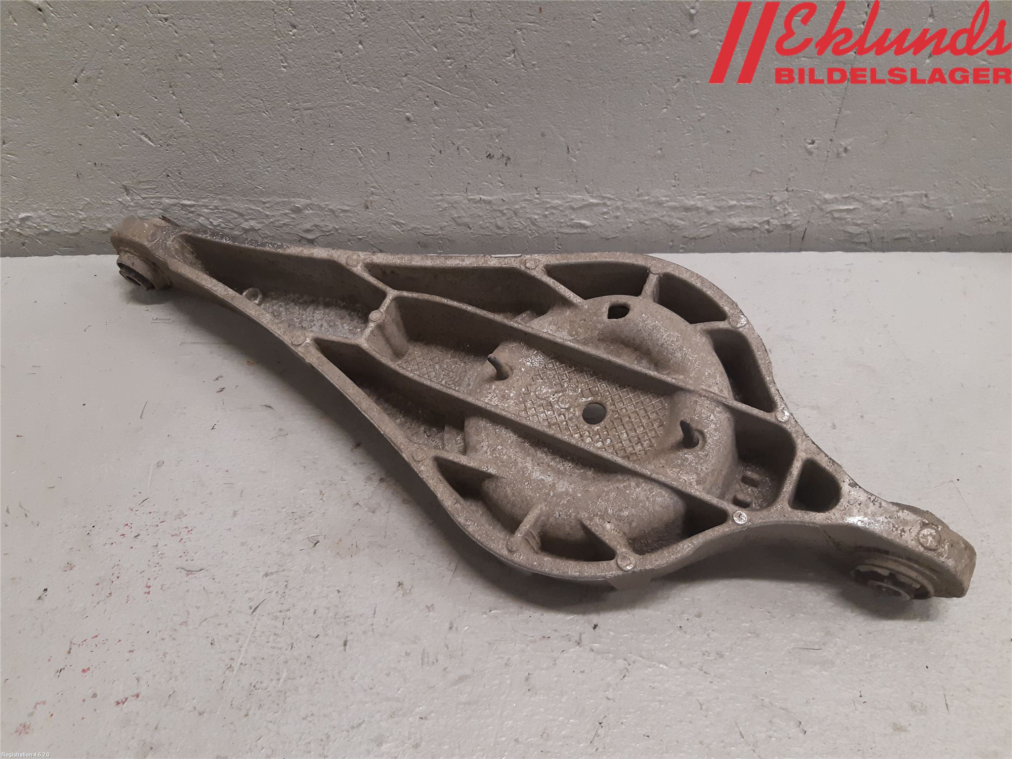 Volvo V60 14-18 Bärarm Bak Höger