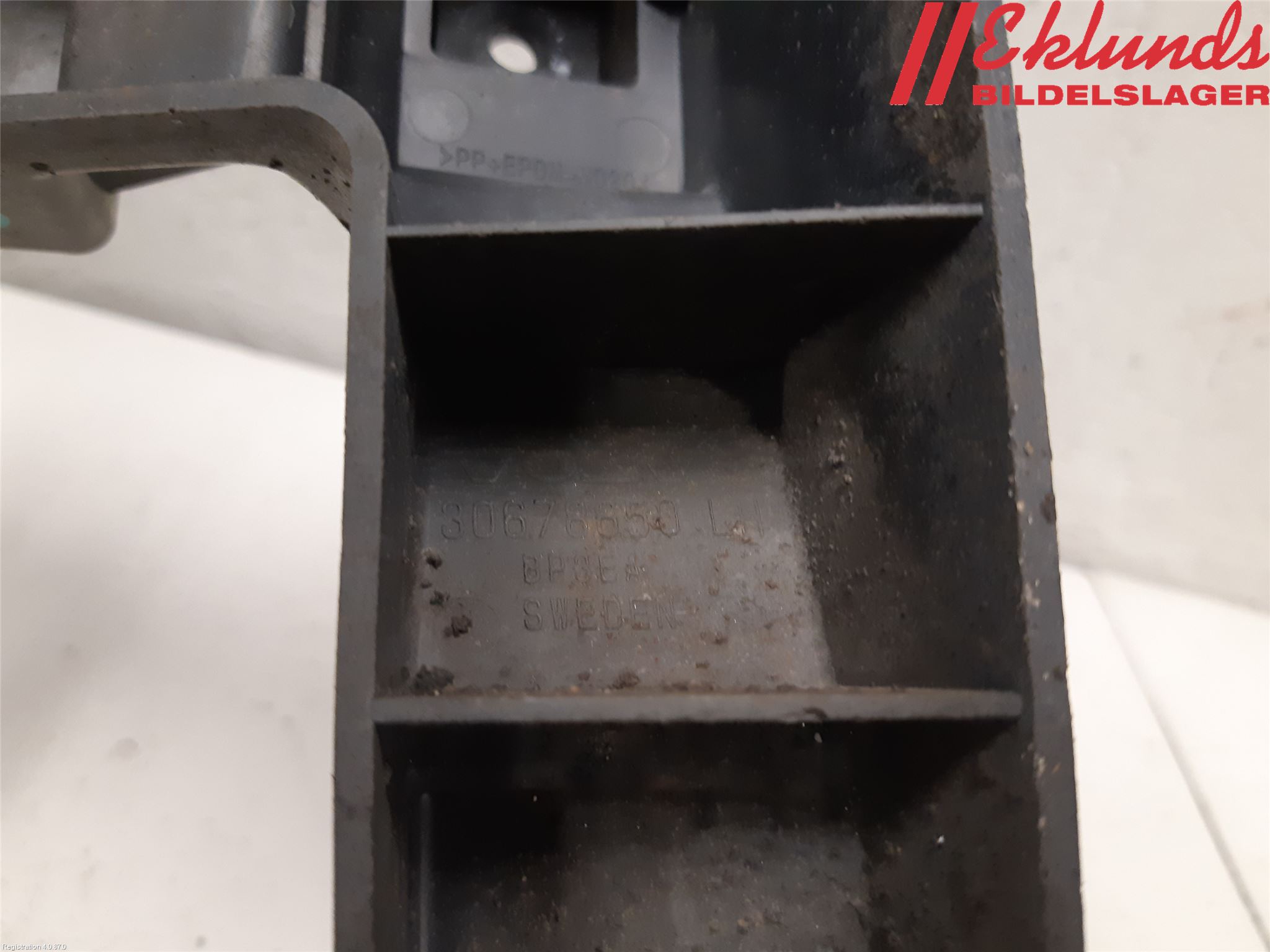 Volvo V70 08-13 Stötfångarfäste Bak Vä