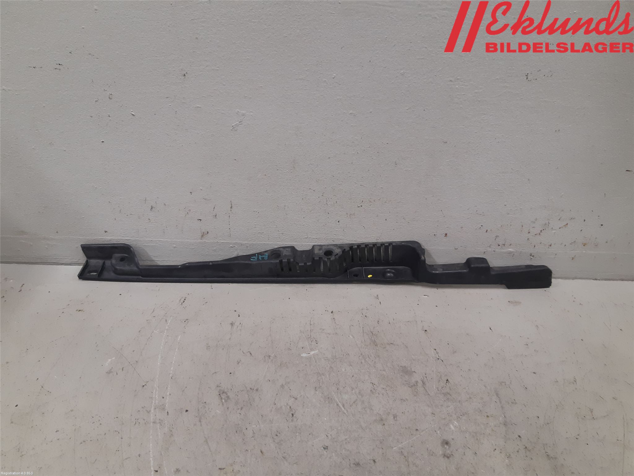 Volvo V60 19- Torpedplåt-Torpedplast