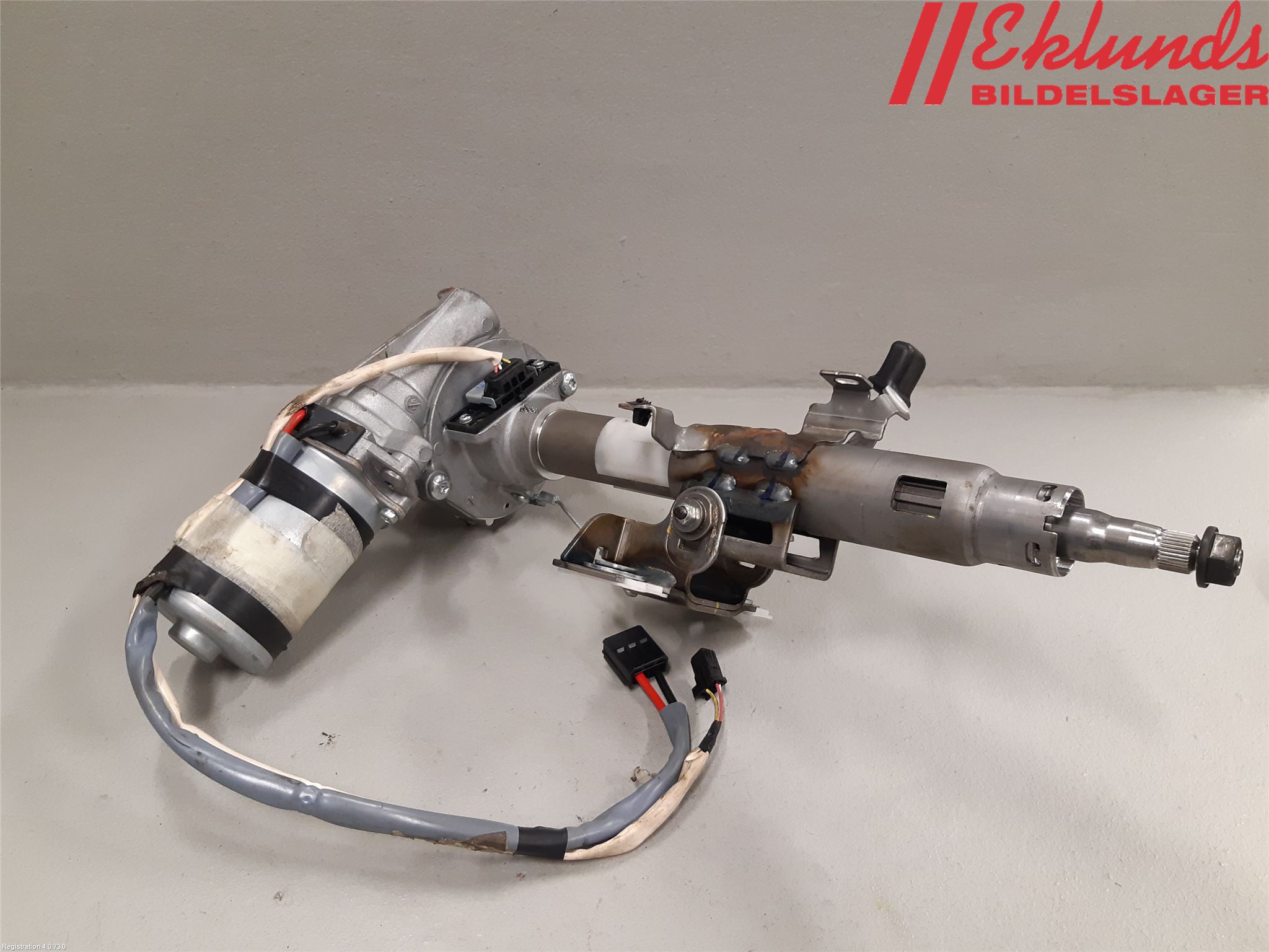 Toyota YARIS XP130 15-20 Rattaxelagg Med Inb Servo