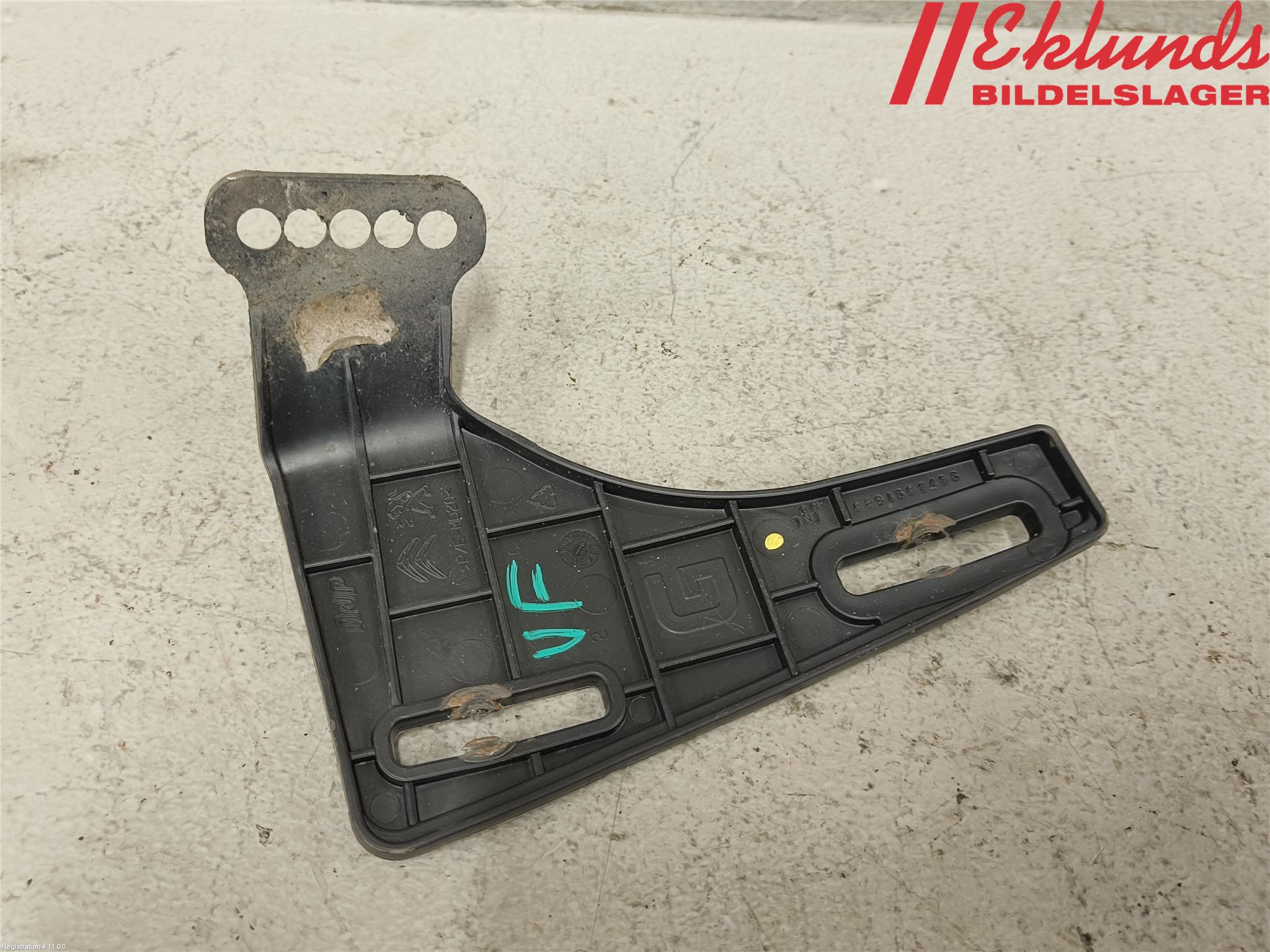 Peugeot 2008 13-20 Skärmfäste Fram Vä