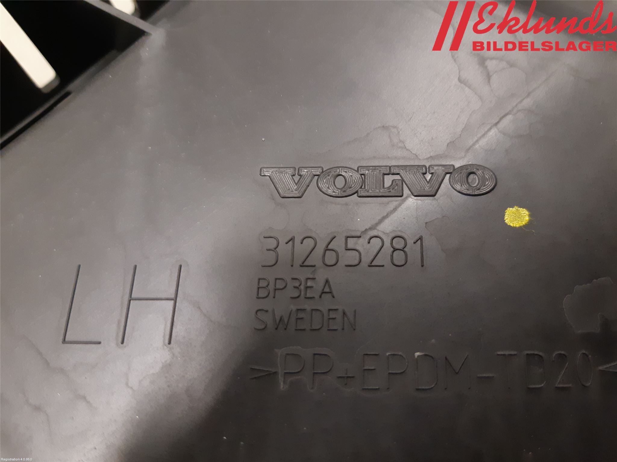 Volvo V60 11-13 Stötfångarfäste Bak Vä