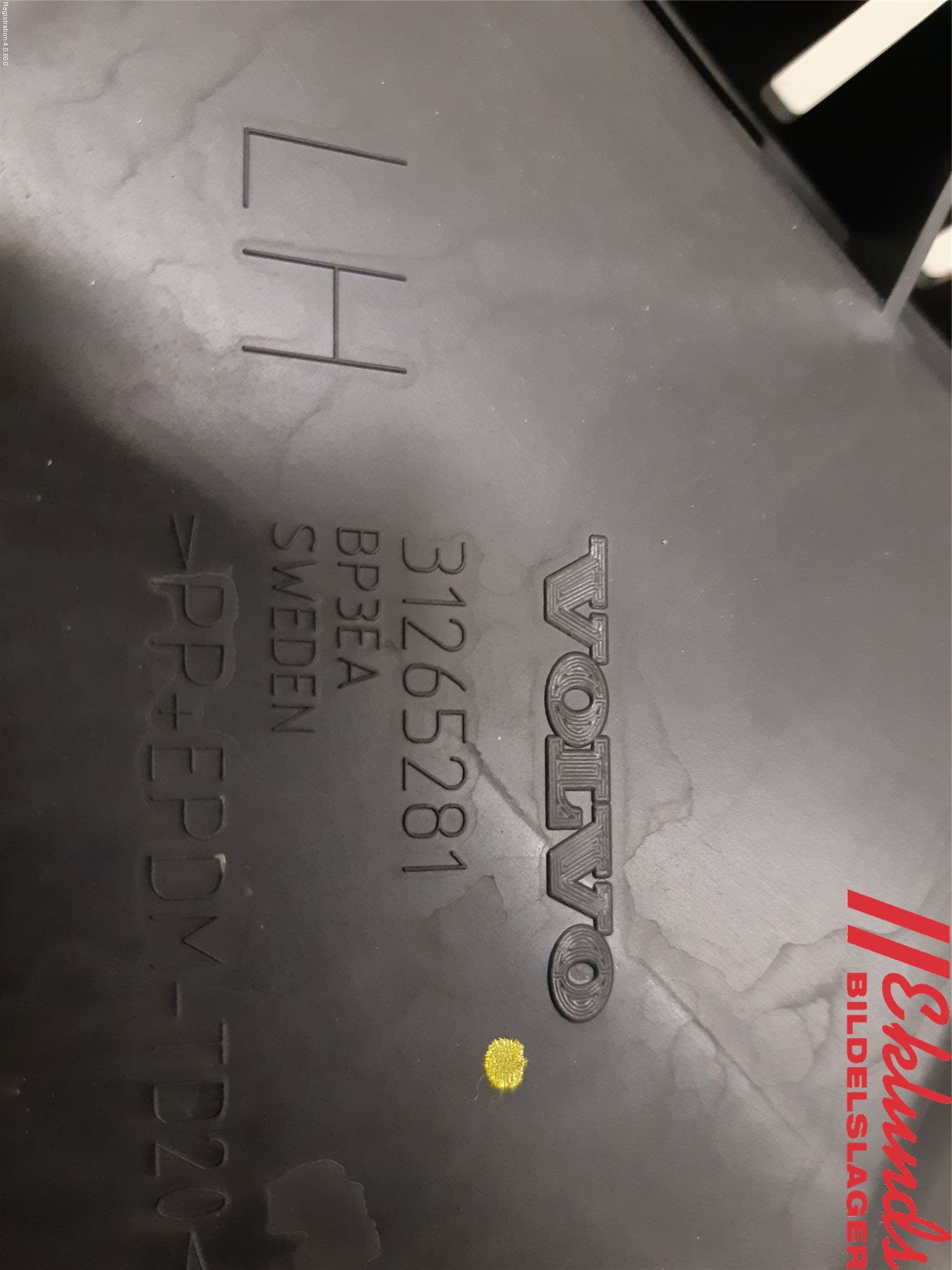 Volvo V60 11-13 Stötfångarfäste Bak Vä