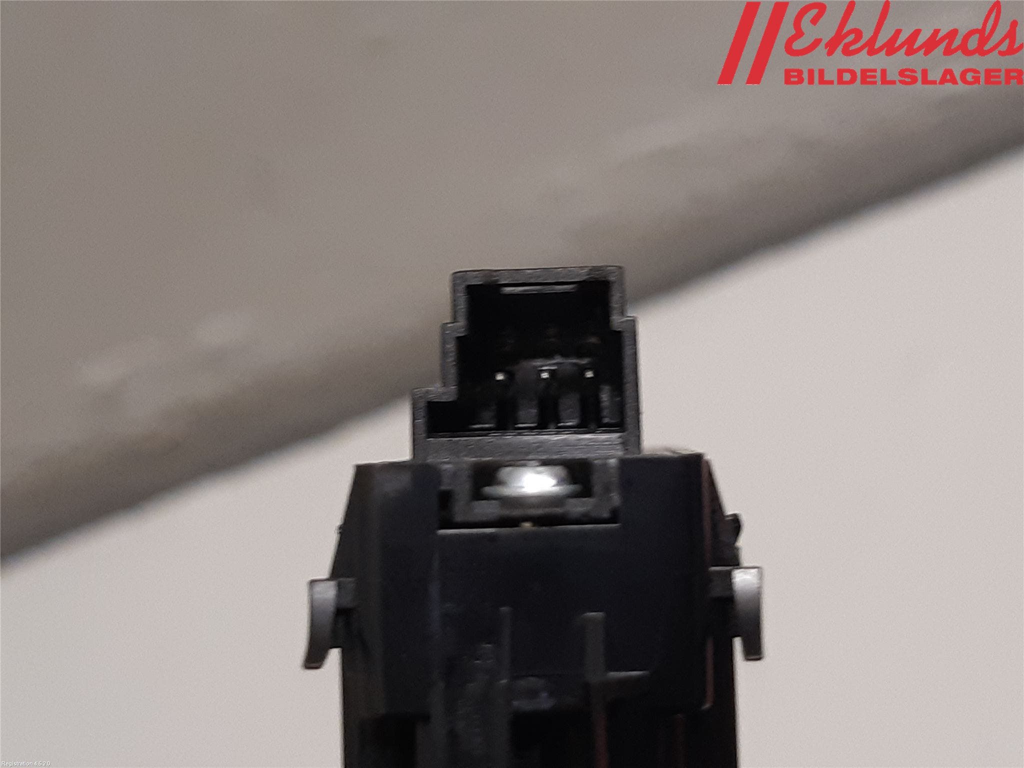 Mercedes-Benz MB E-KLASS (W212) 09-16 Strömställare Centrallås