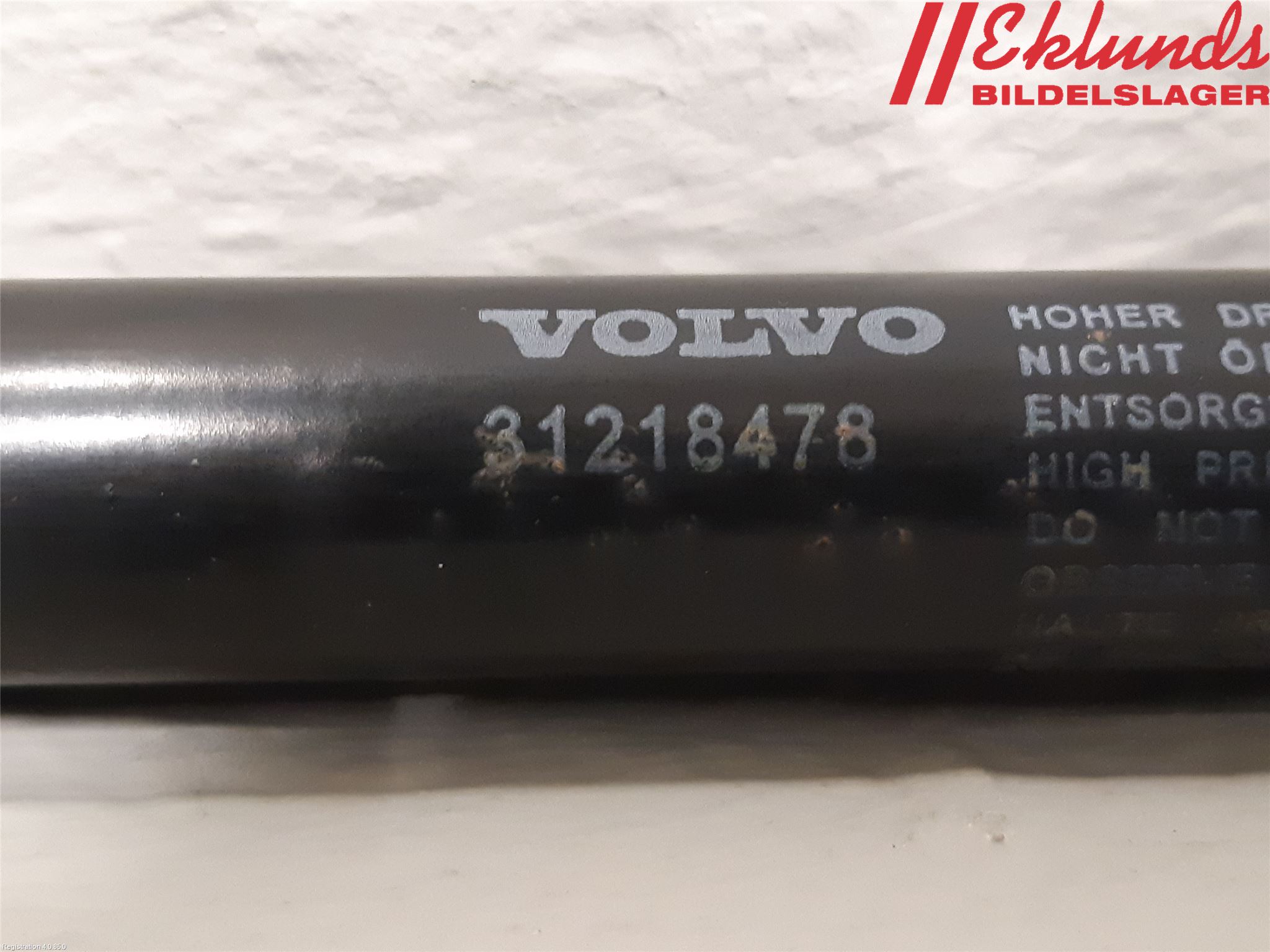 Volvo V50 08-12 Gasfjäder Motorhuv