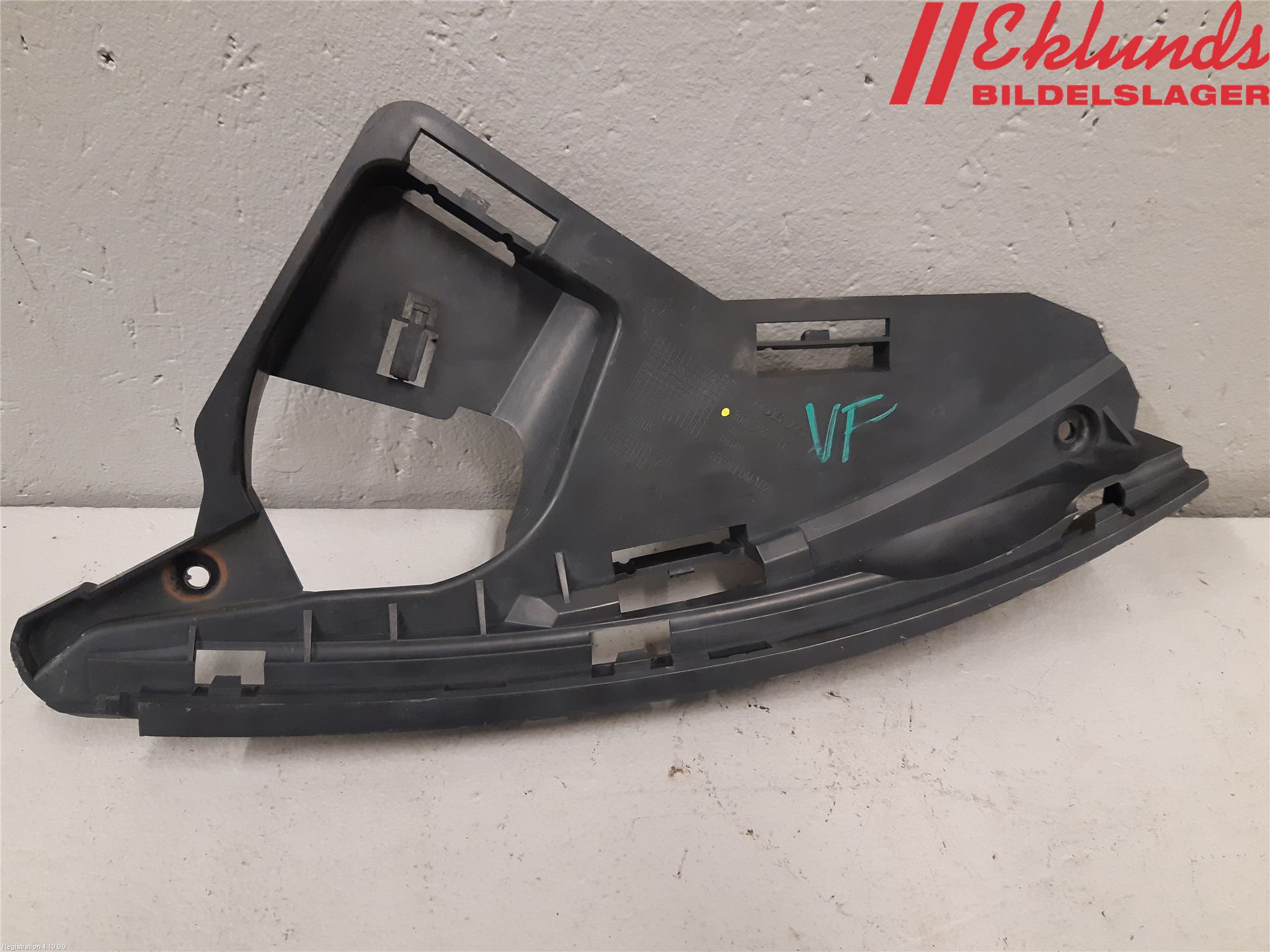 Volvo XC60 09-13 Stötfångarfäste Fram Vä
