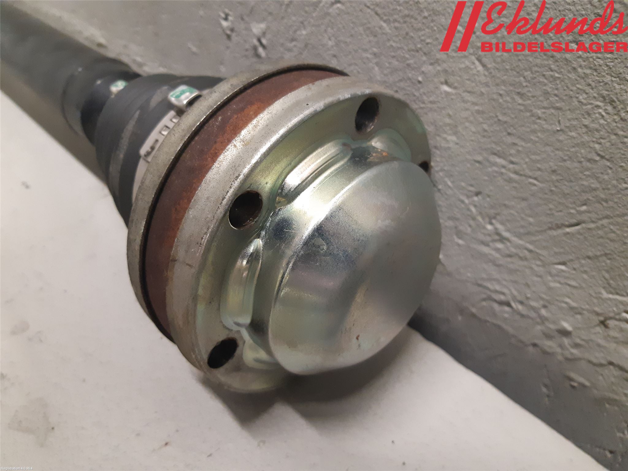 Volkswagen VW PASSAT 11-14 Drivaxel Fram Höger