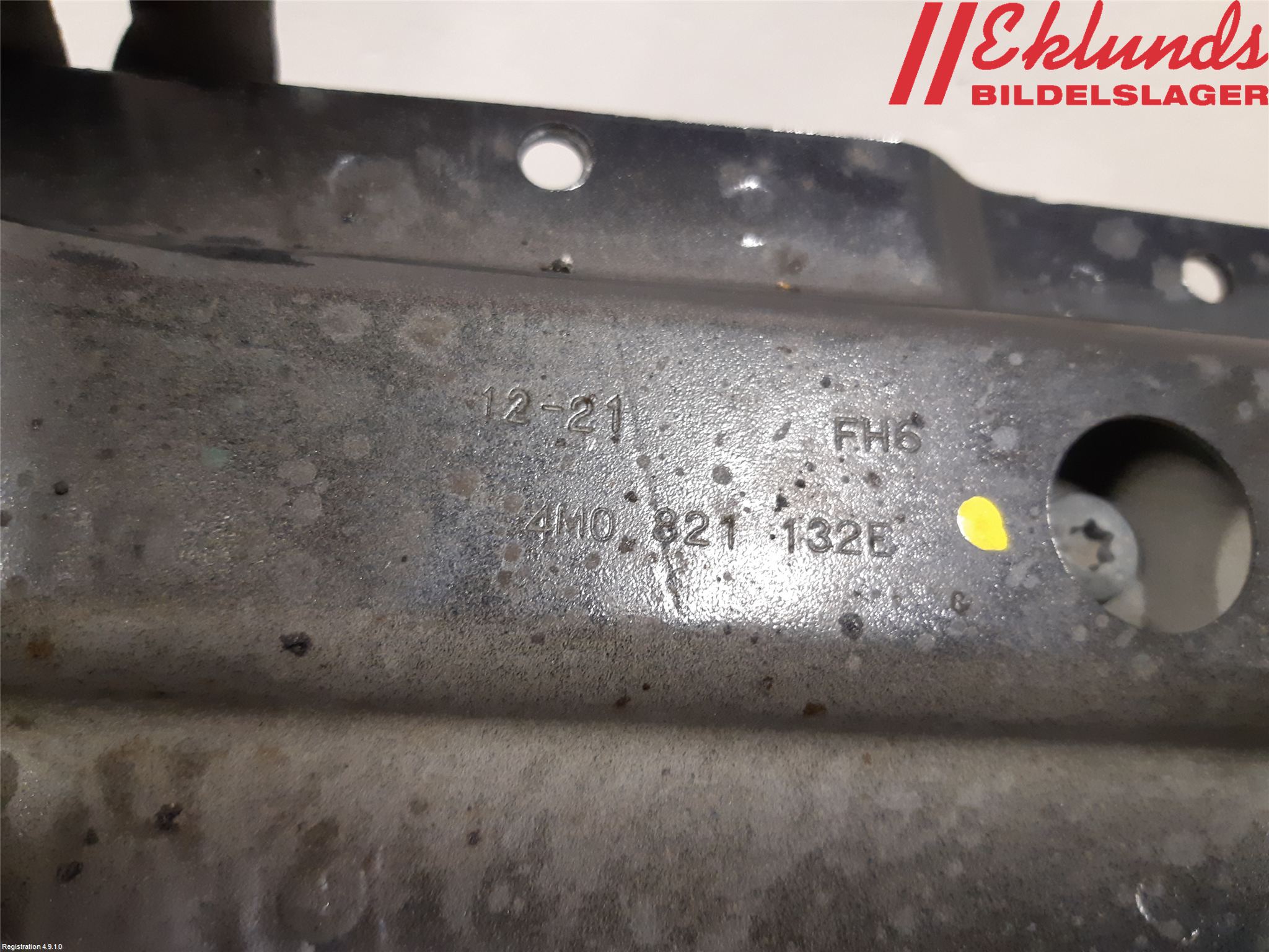 Audi Q7/SQ7 Skärmfäste Fram Hö