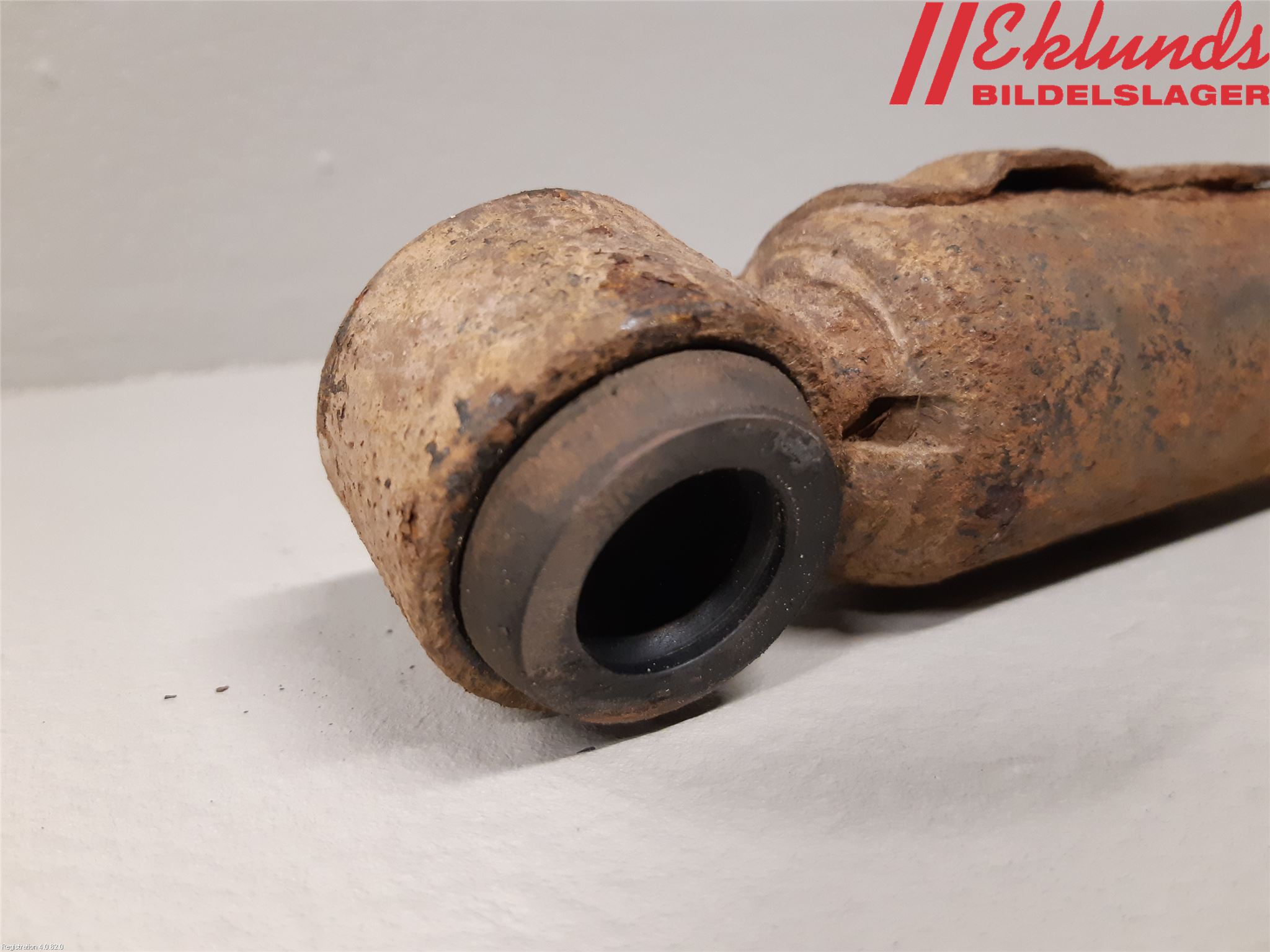 Toyota HILUX 16- Stötdämpare Bak