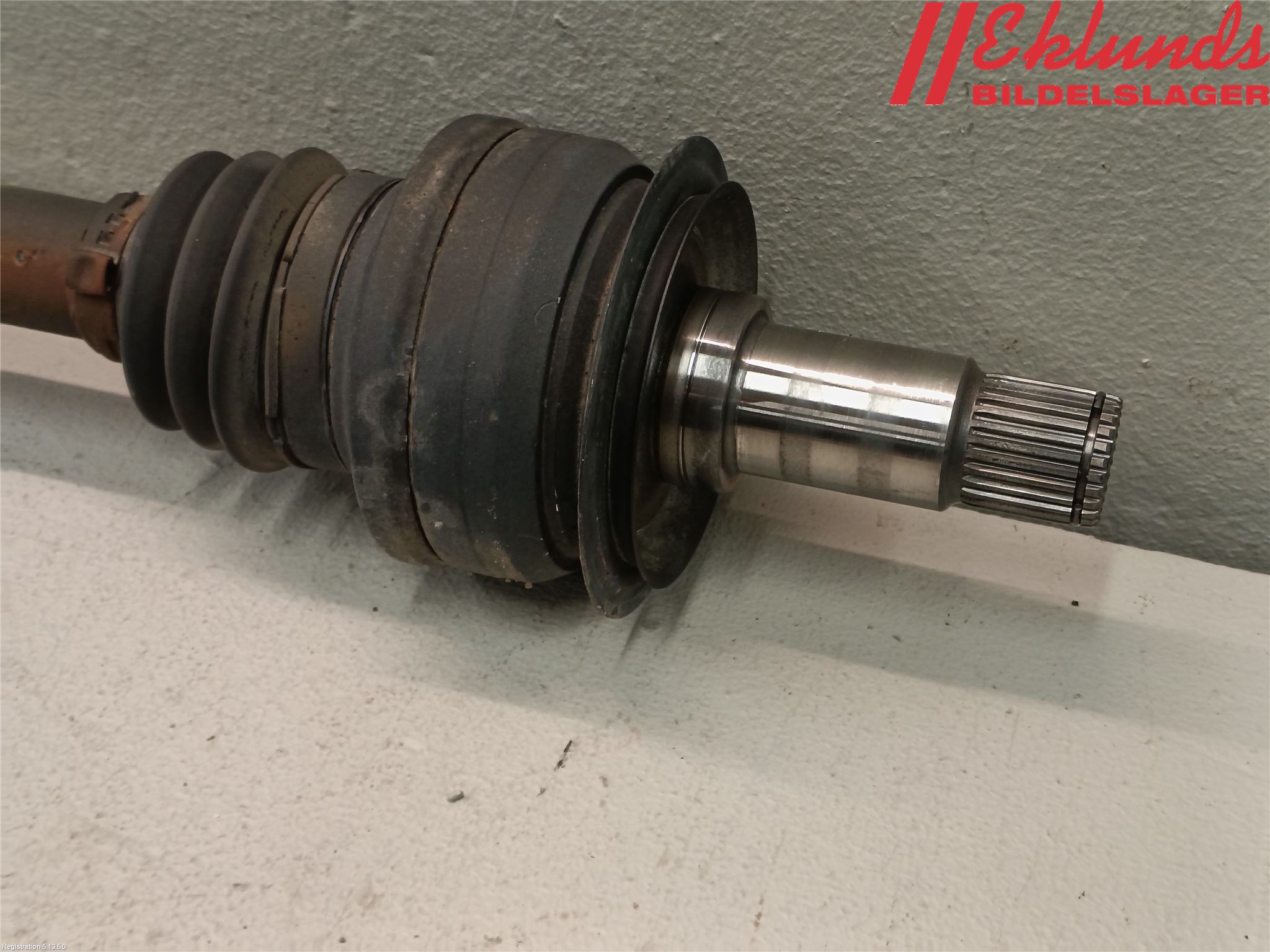Mercedes-Benz MB ML/GLE-KLASS (W166) 12-18 Drivaxel Bak Vänster