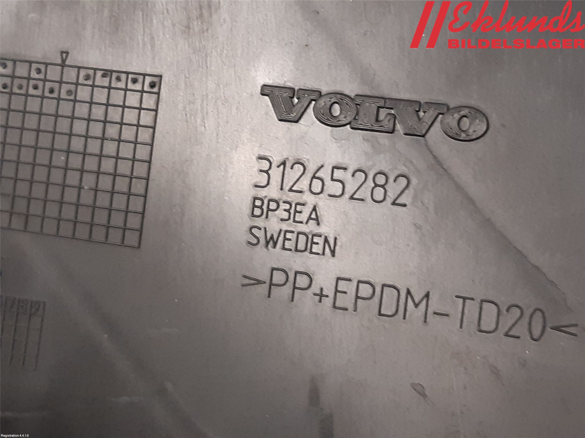 Volvo V60 11-13 Stötfångarfäste Bak Hö