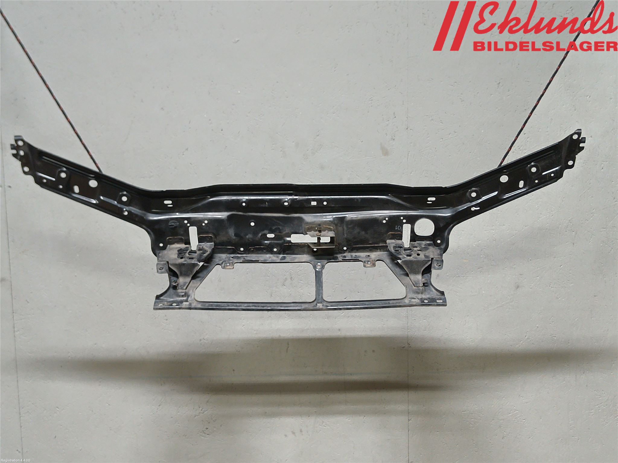 Volvo V70 05-08 Front Huvlåsplåt-Balk
