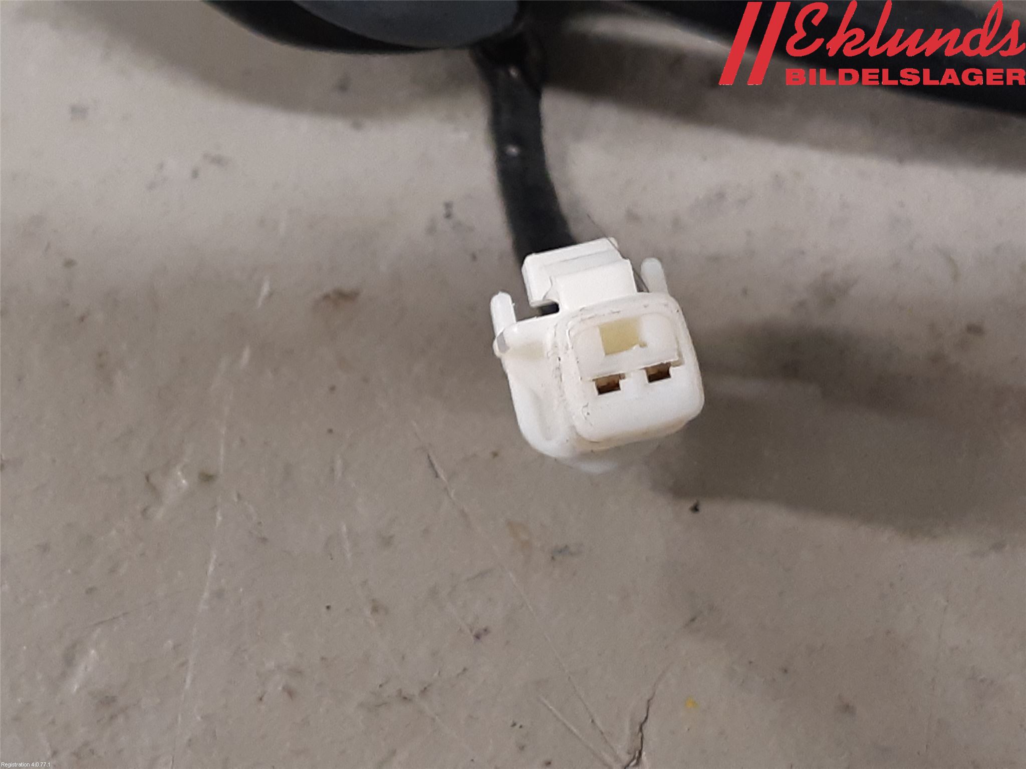 Toyota RAV4 19- Spolarmunstycke Rutor