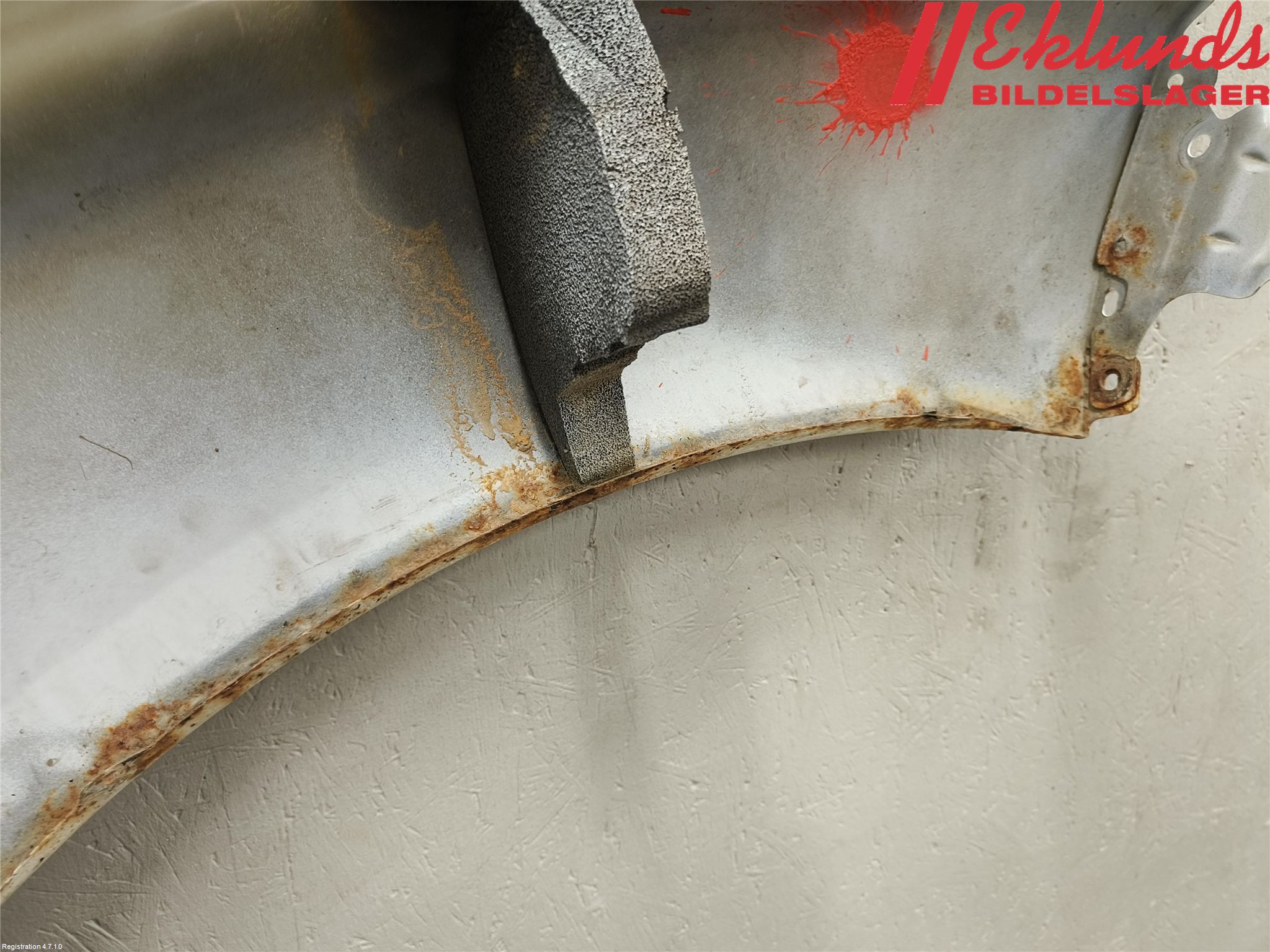 Nissan NAVARA 05-16 Skärm Fram Vänster