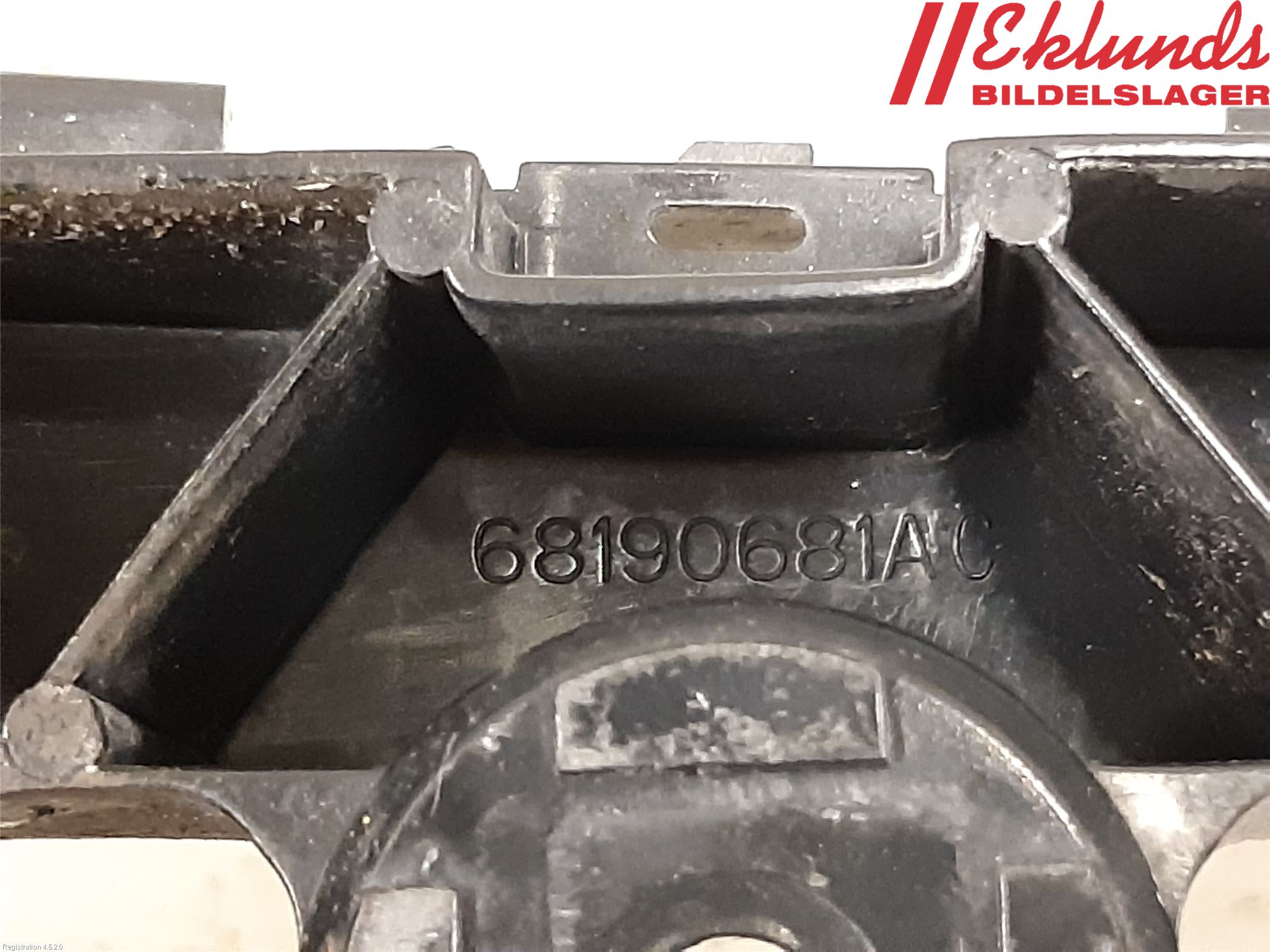 Fiat FREEMONT Stötfångarfäste Bak Vä